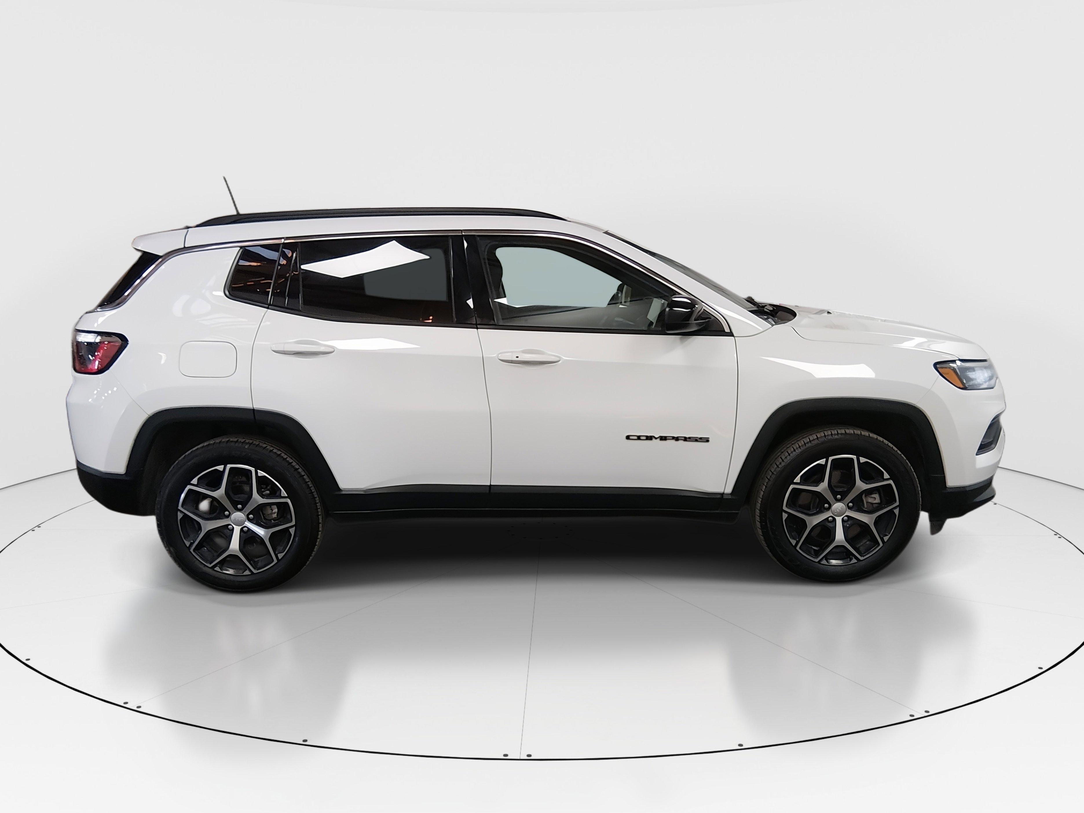 Jeep Compass Latitude 4X4 - Thumbnail 8