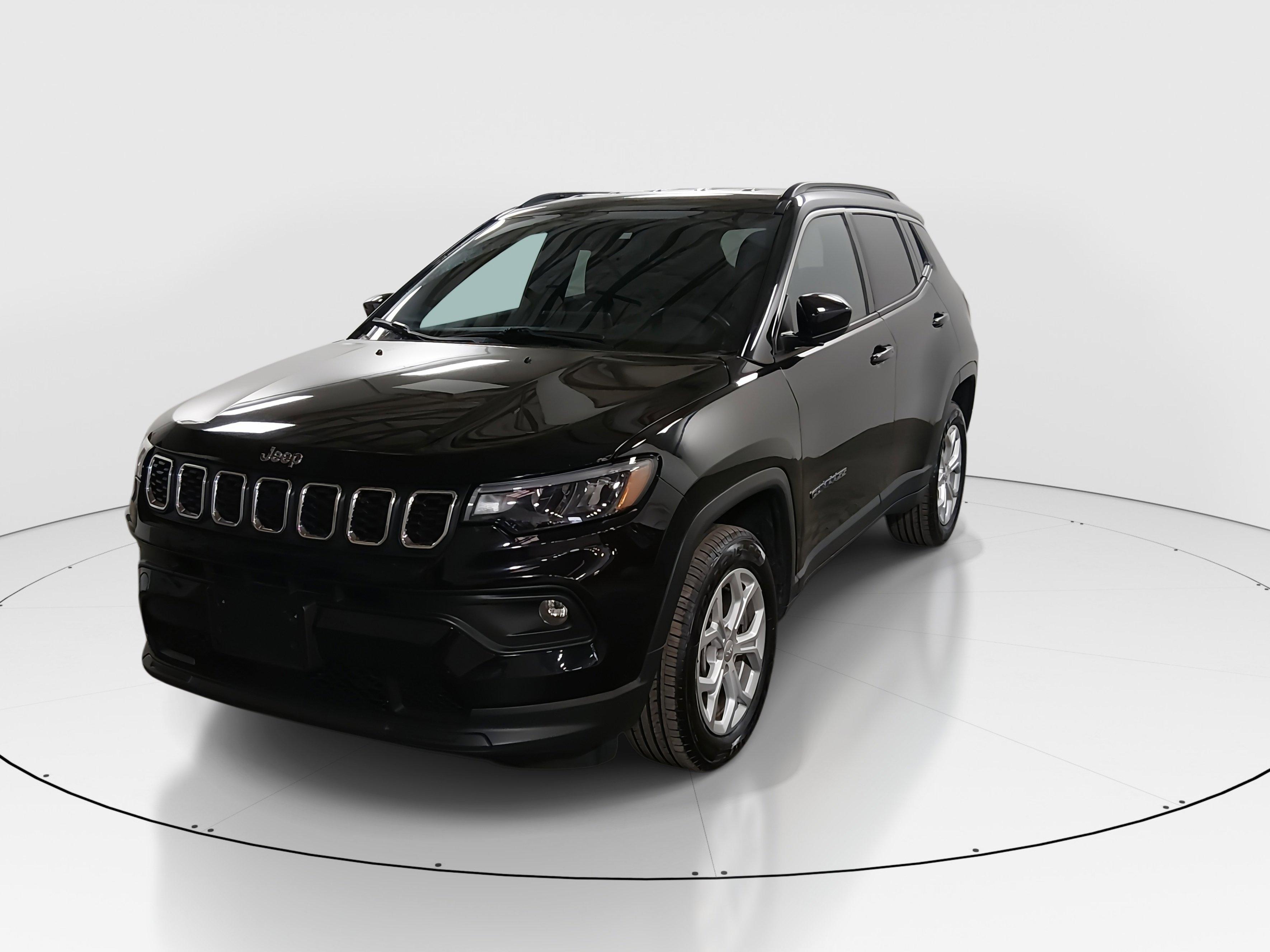 Jeep Compass Latitude 4X4 - Thumbnail 3