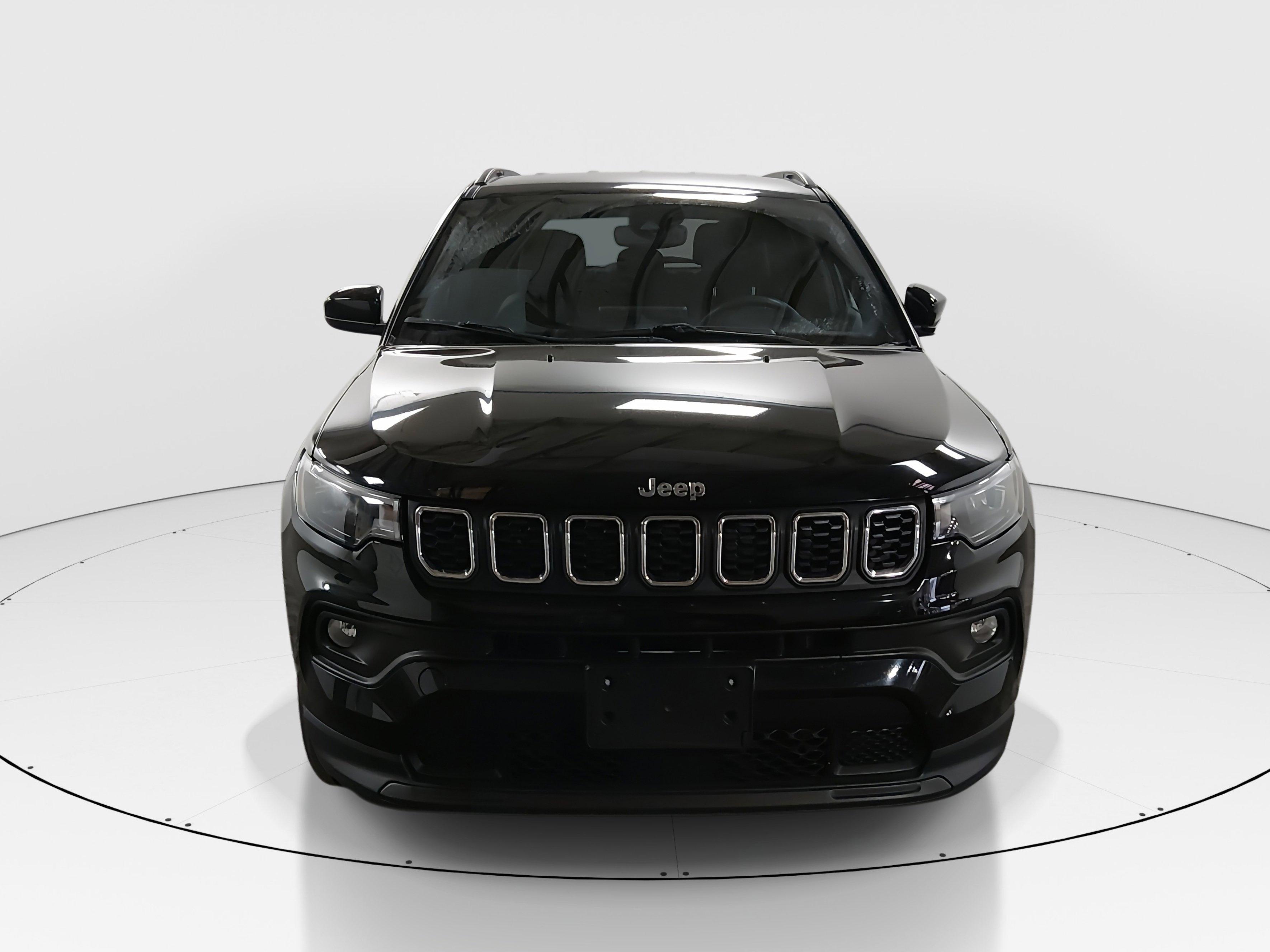 Jeep Compass Latitude 4X4 - Thumbnail 2