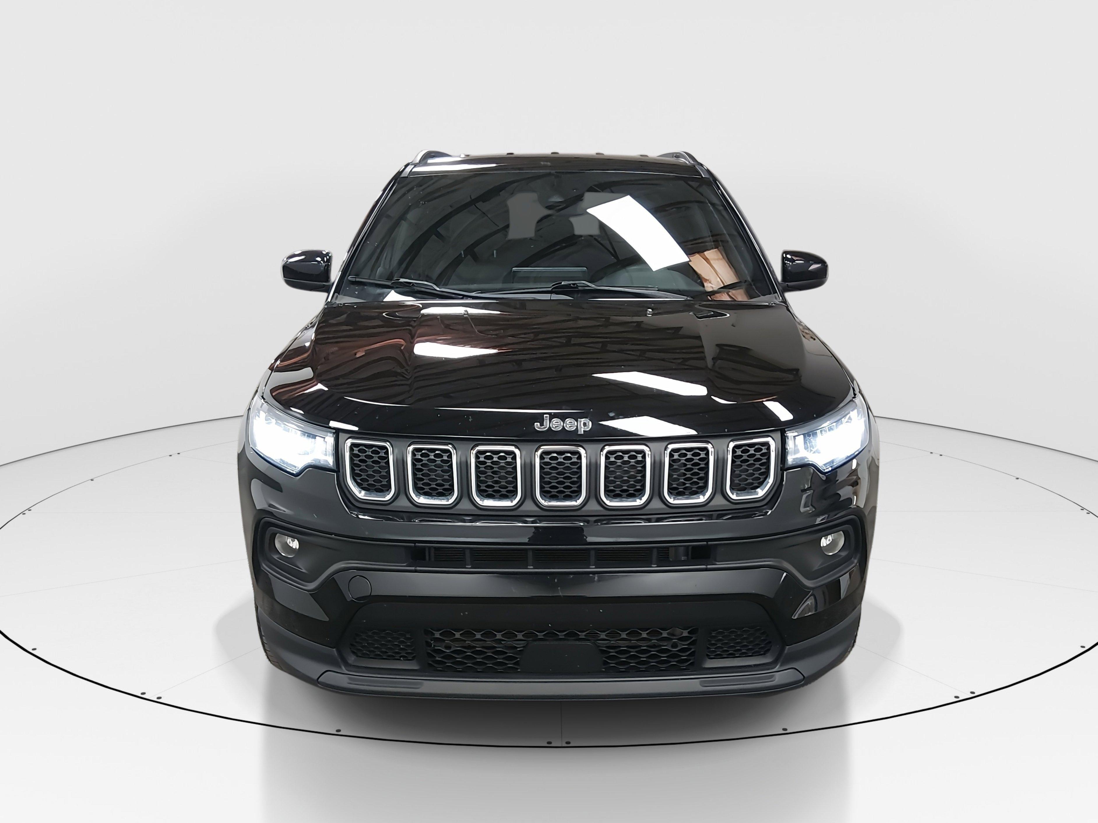 Jeep Compass Latitude 4X4 - Thumbnail 2