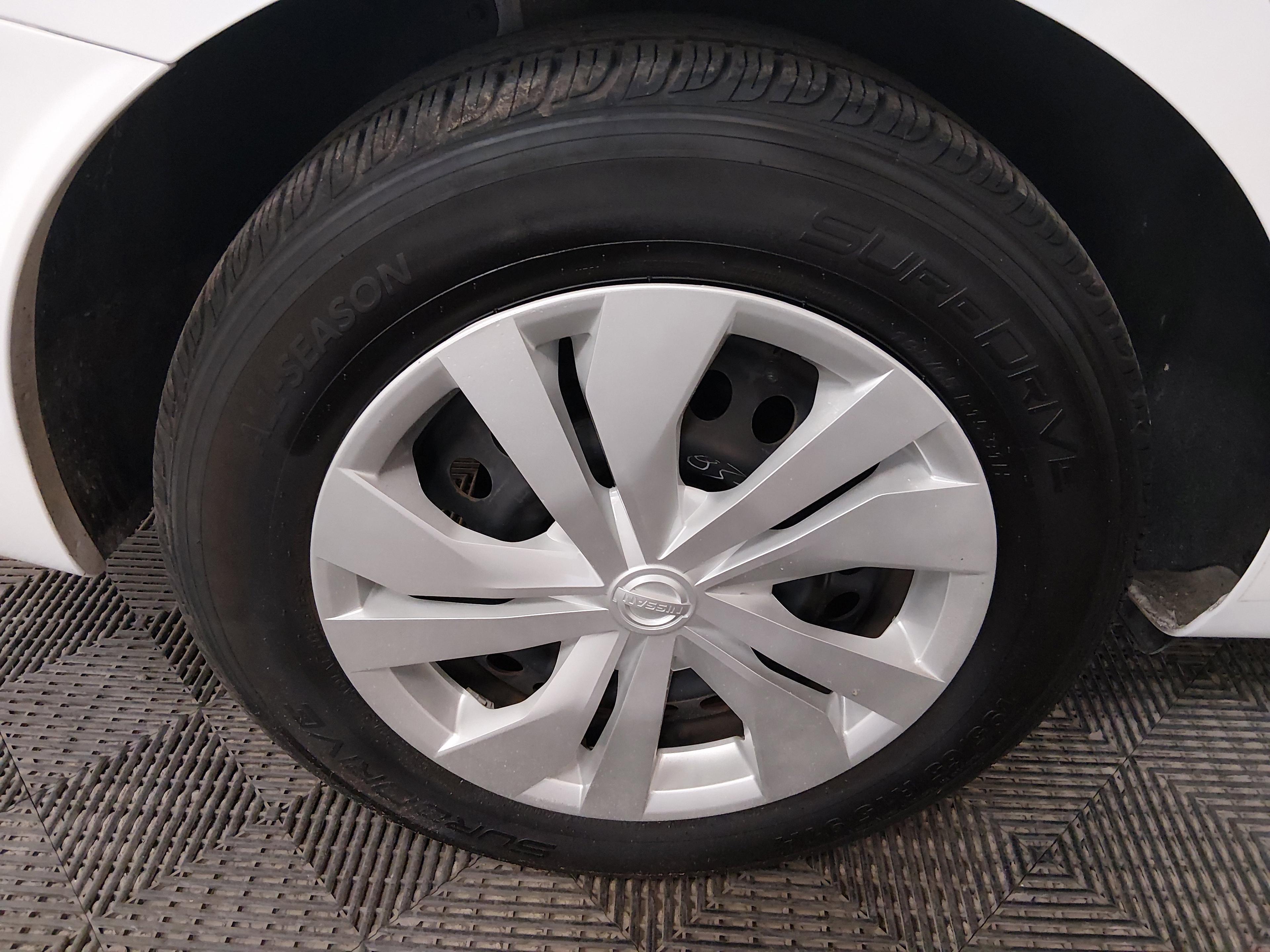 Nissan Versa S Cvt - Thumbnail 10