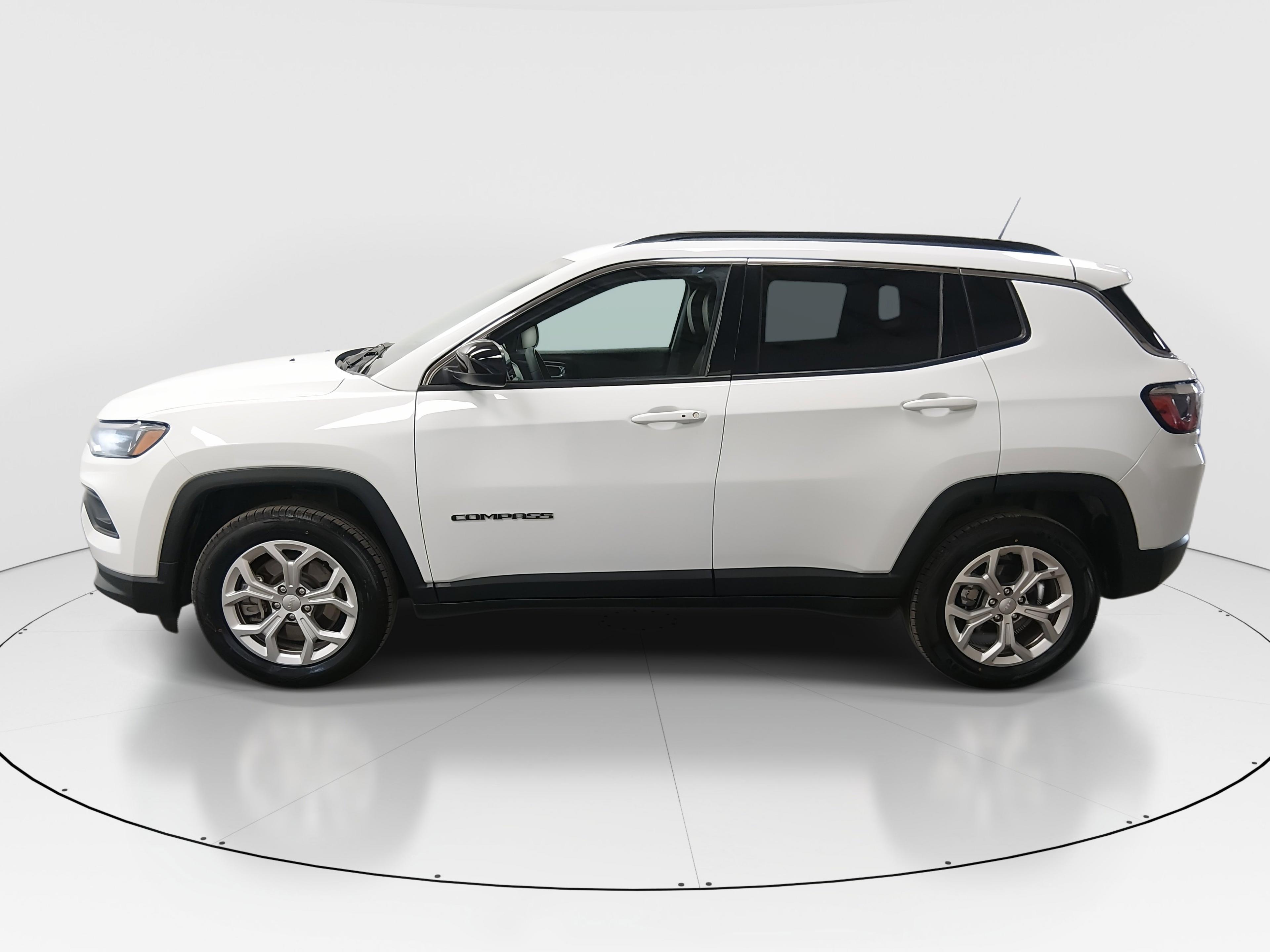 Jeep Compass Latitude 4X4 - Thumbnail 4