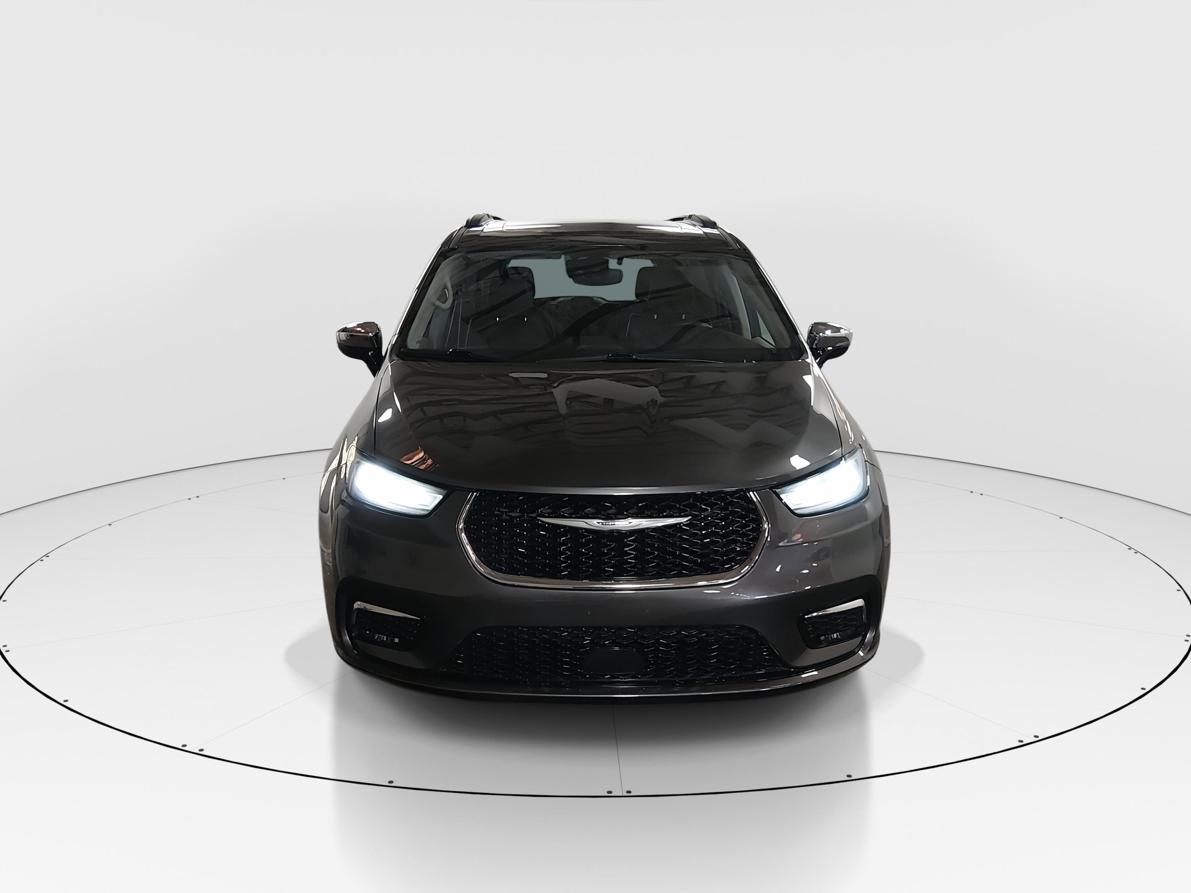 Chrysler Pacifica Limited Fwd - Thumbnail 2