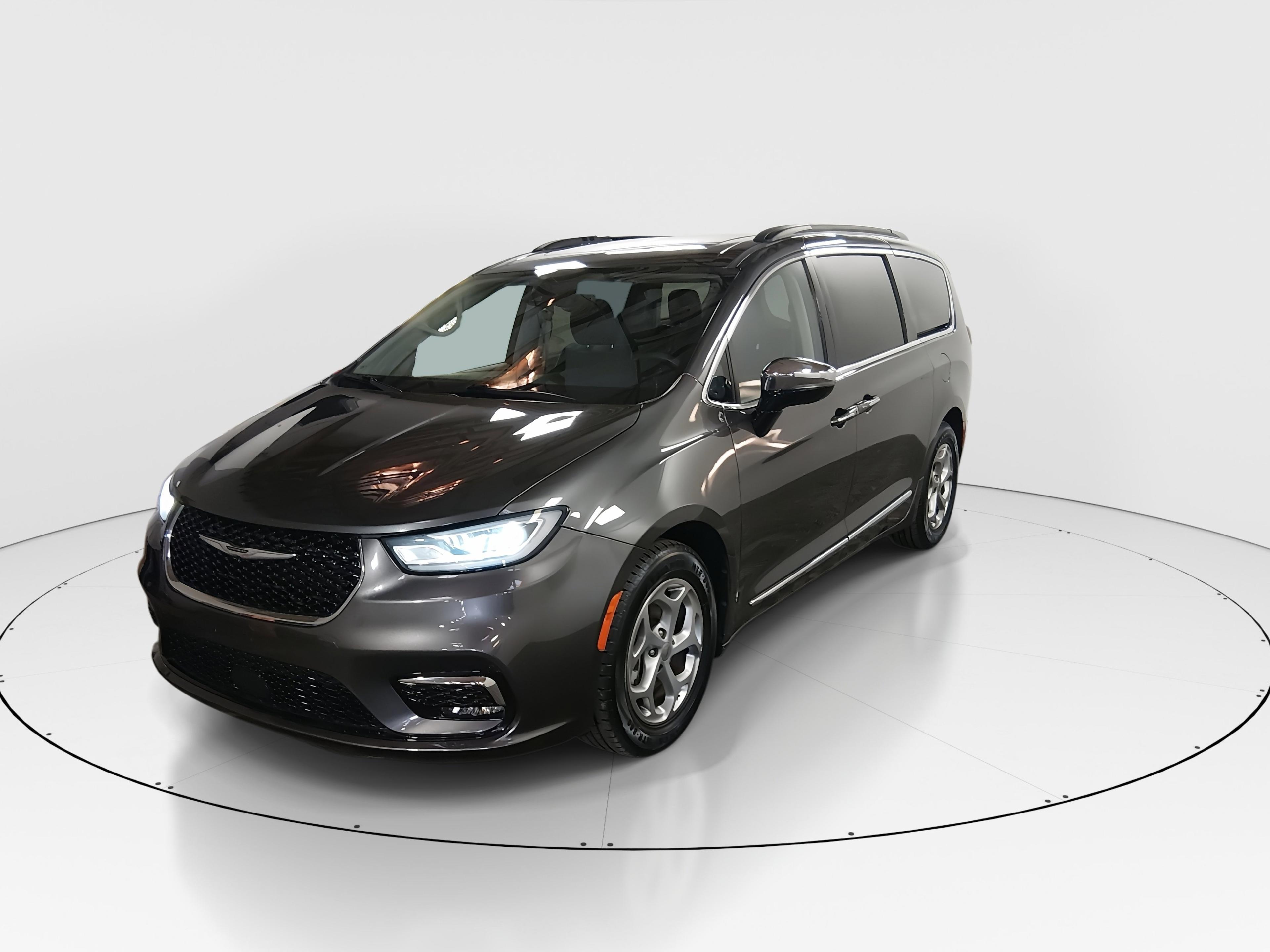 Chrysler Pacifica Limited Fwd - Thumbnail 3