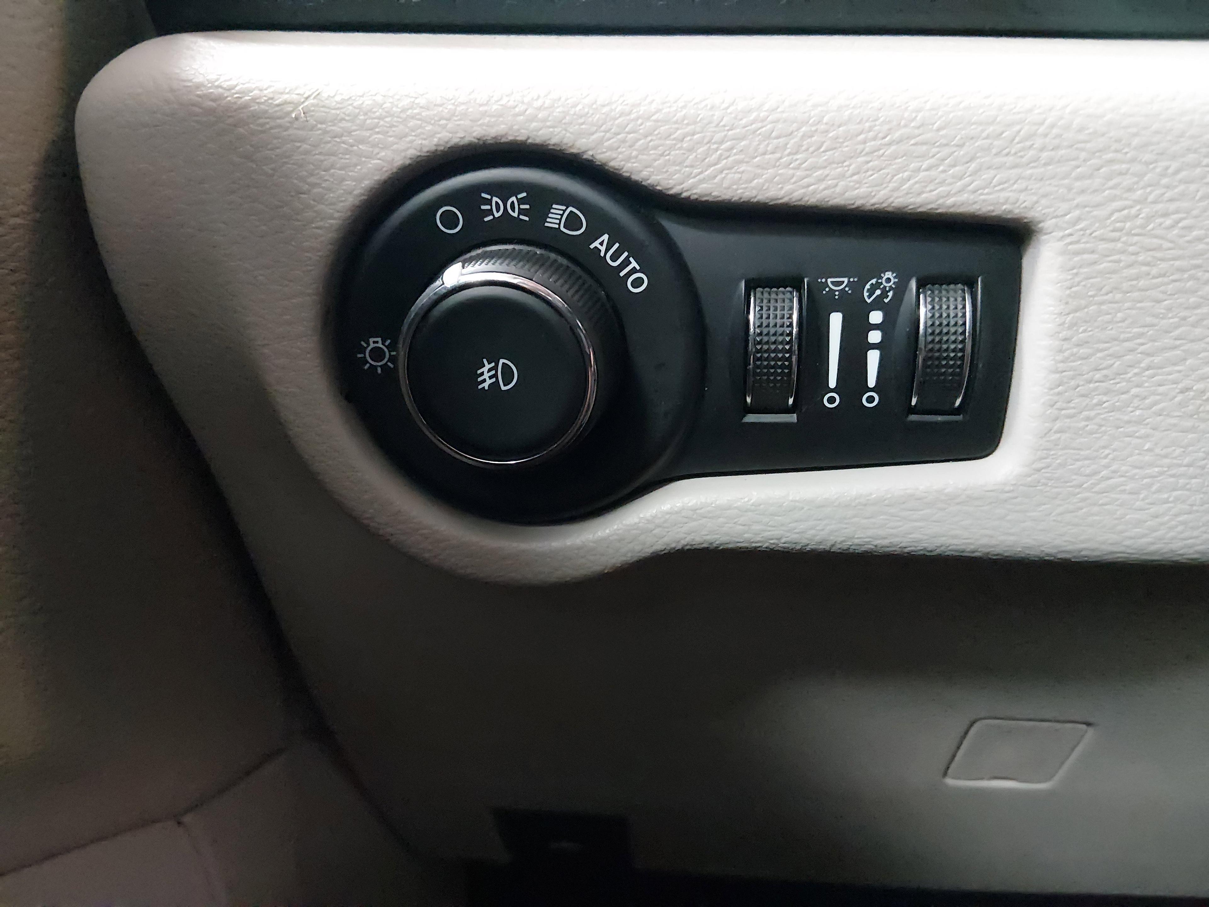 Chrysler Pacifica Limited Fwd - Thumbnail 13