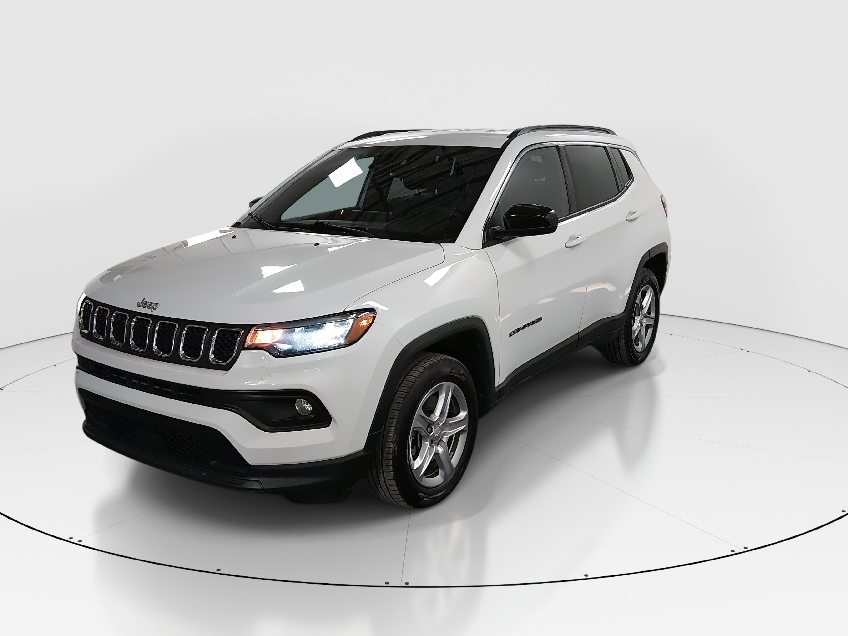 Jeep Compass Latitude 4X4 - Thumbnail 3