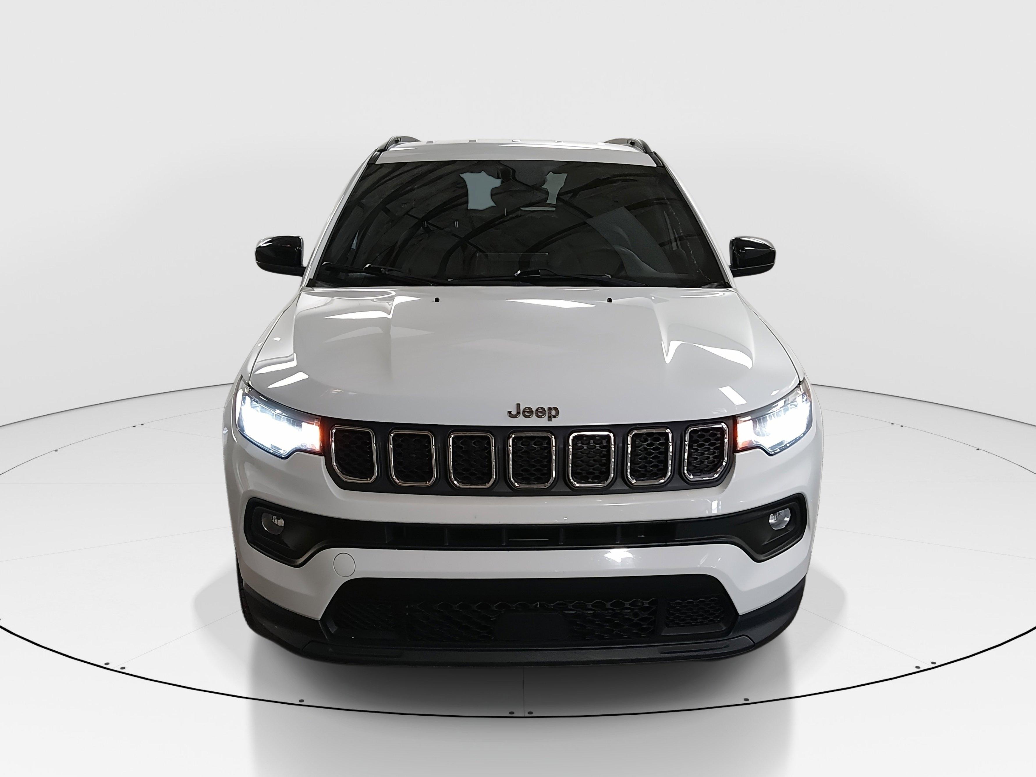 Jeep Compass Latitude 4X4 - Thumbnail 2