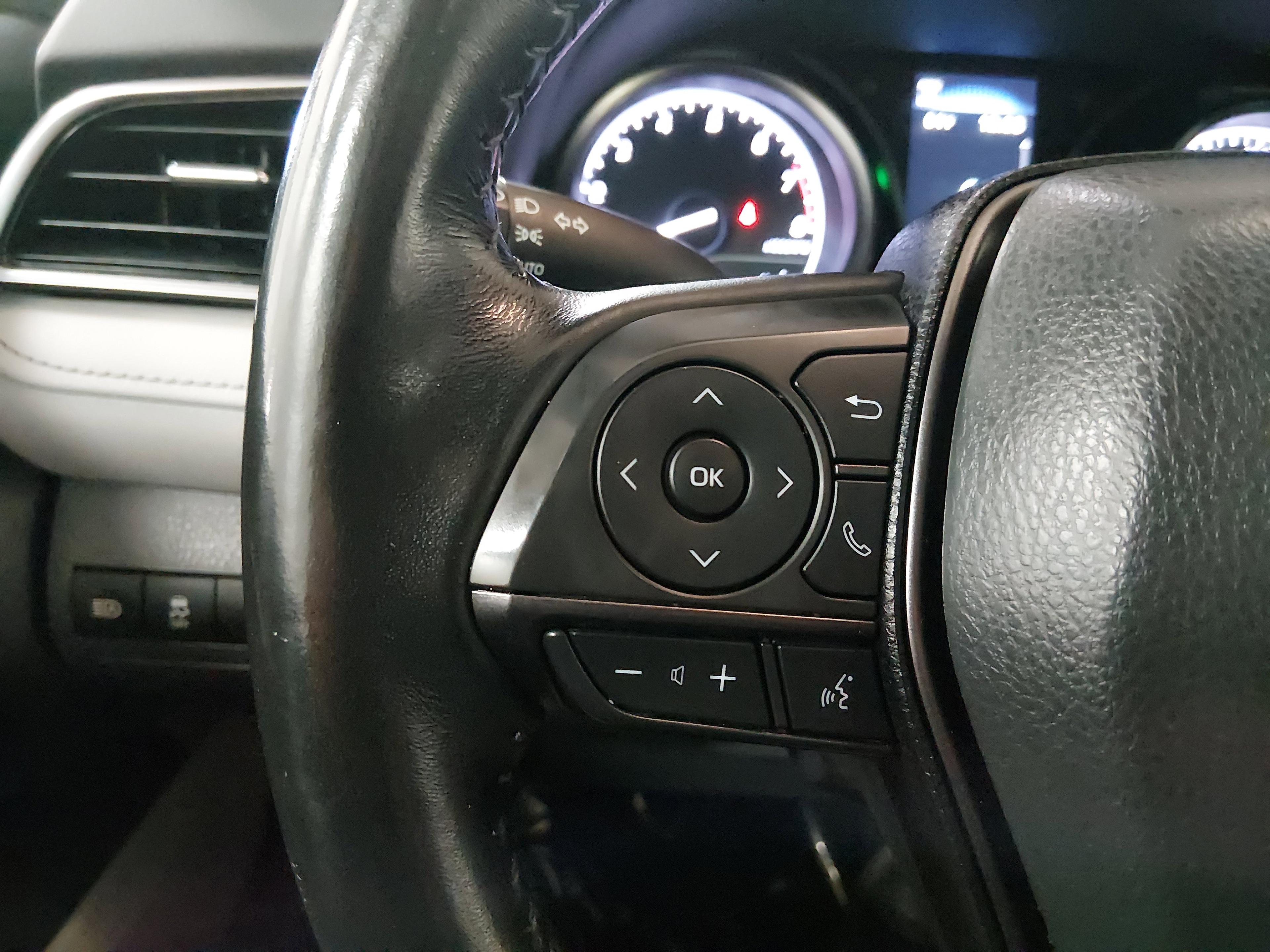 Toyota Camry Se Auto - Thumbnail 12