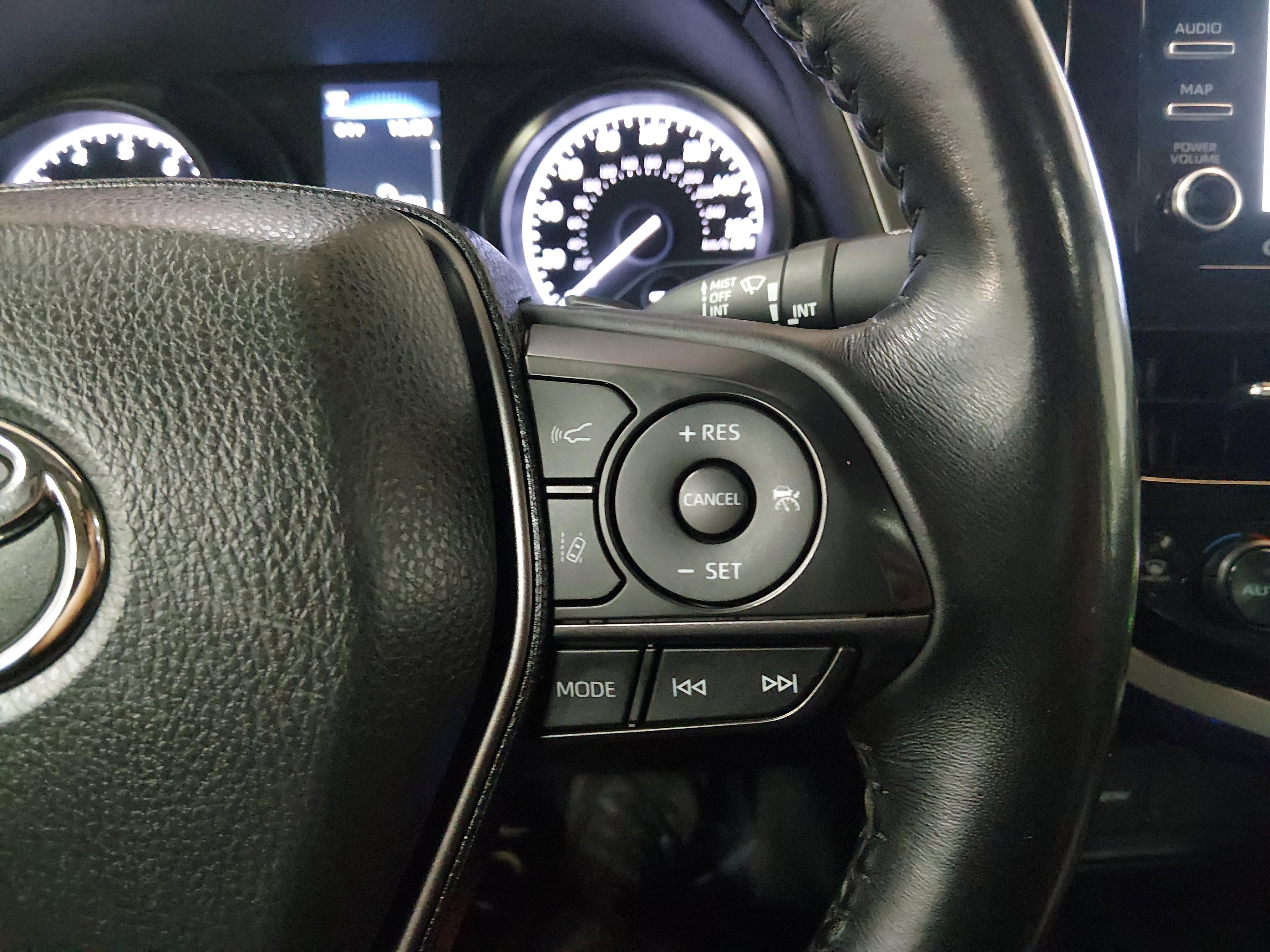 Toyota Camry Se Auto - Thumbnail 17