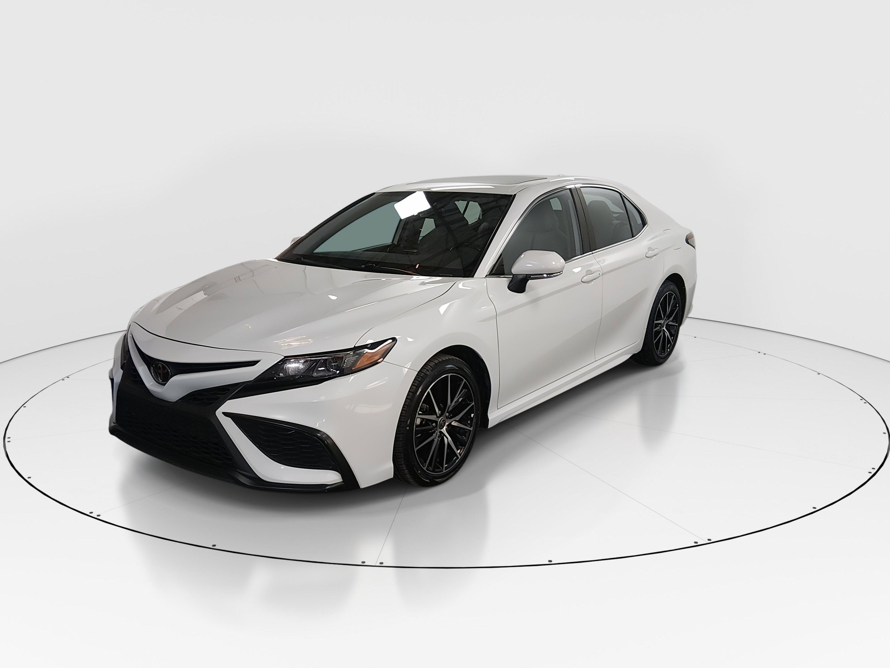 Toyota Camry Se Auto - Thumbnail 3