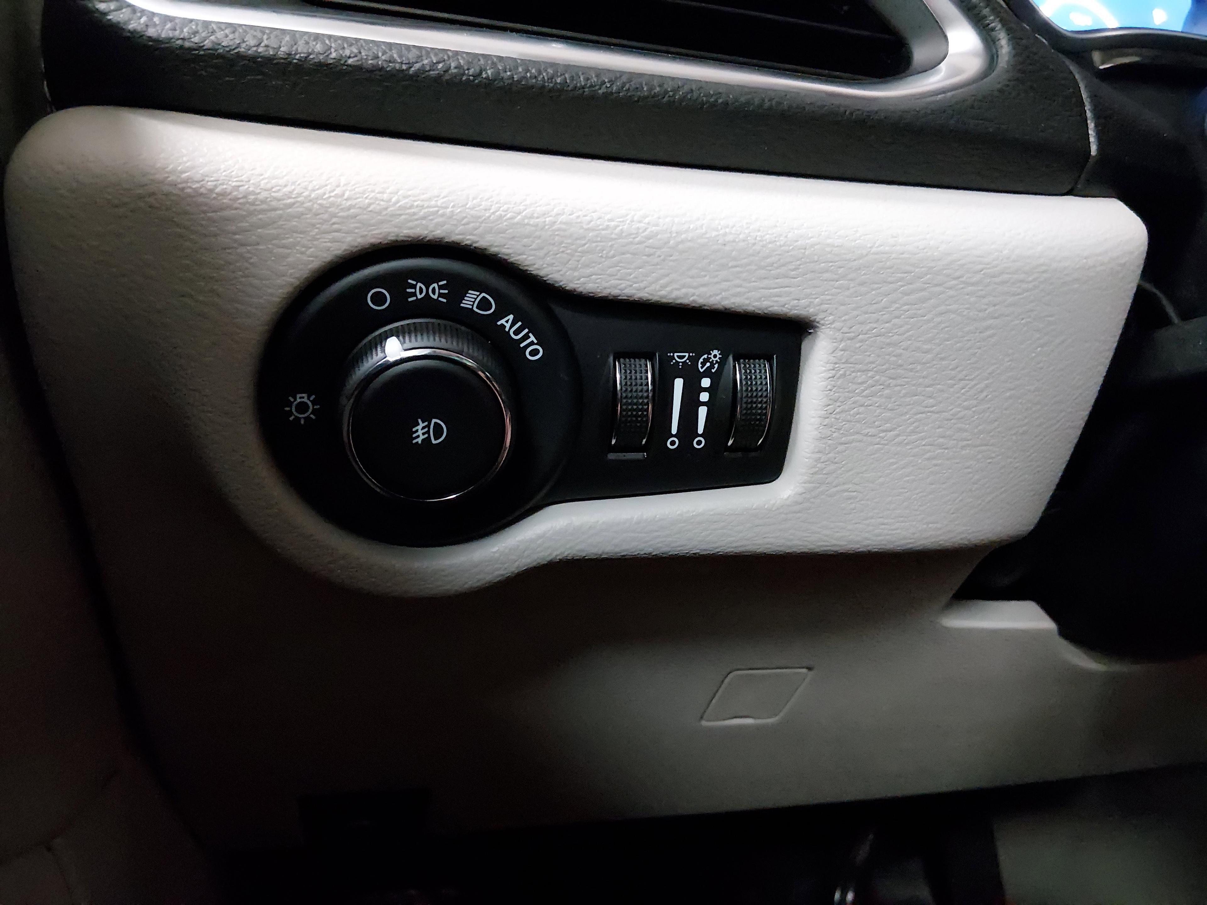 Chrysler Pacifica Limited Fwd - Thumbnail 13