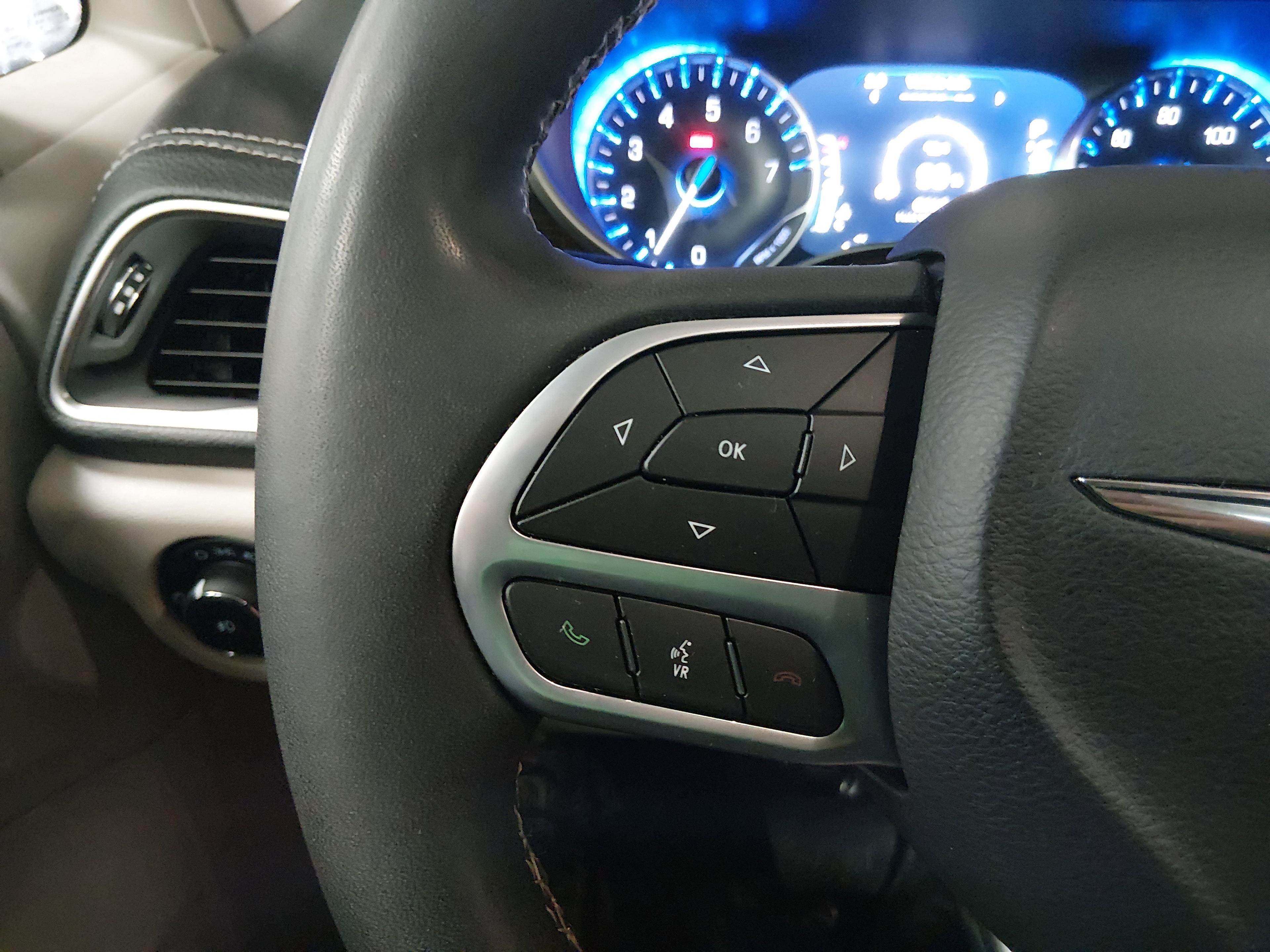 Chrysler Pacifica Limited Fwd - Thumbnail 12