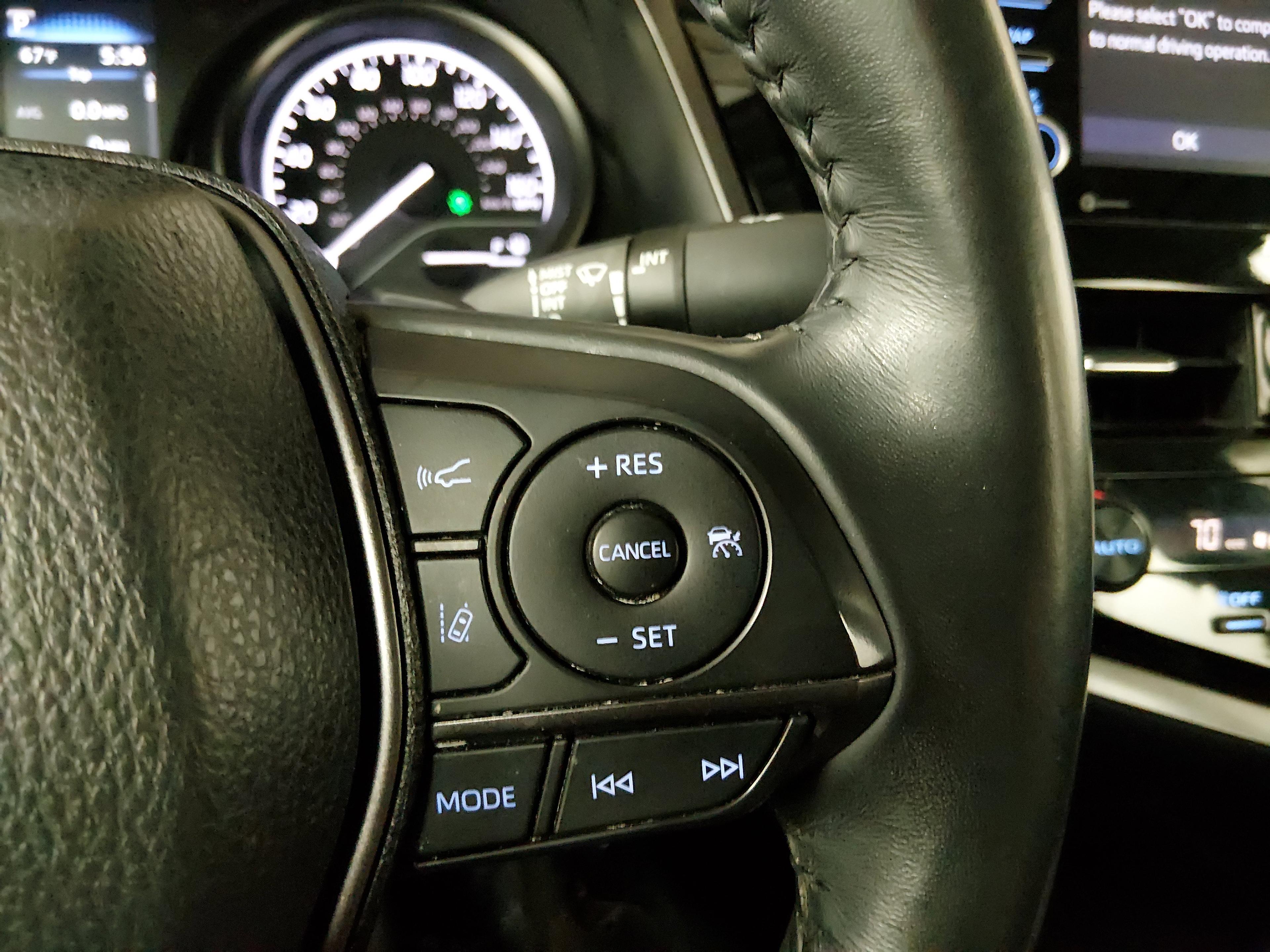 Toyota Camry Se Auto - Thumbnail 18