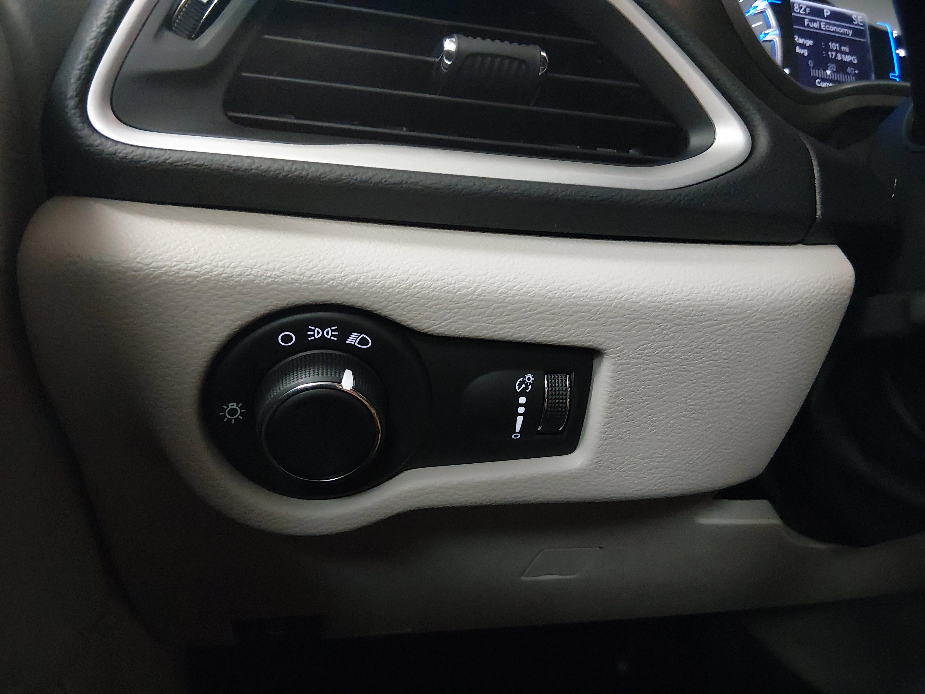 Chrysler Voyager L Fwd - Thumbnail 13