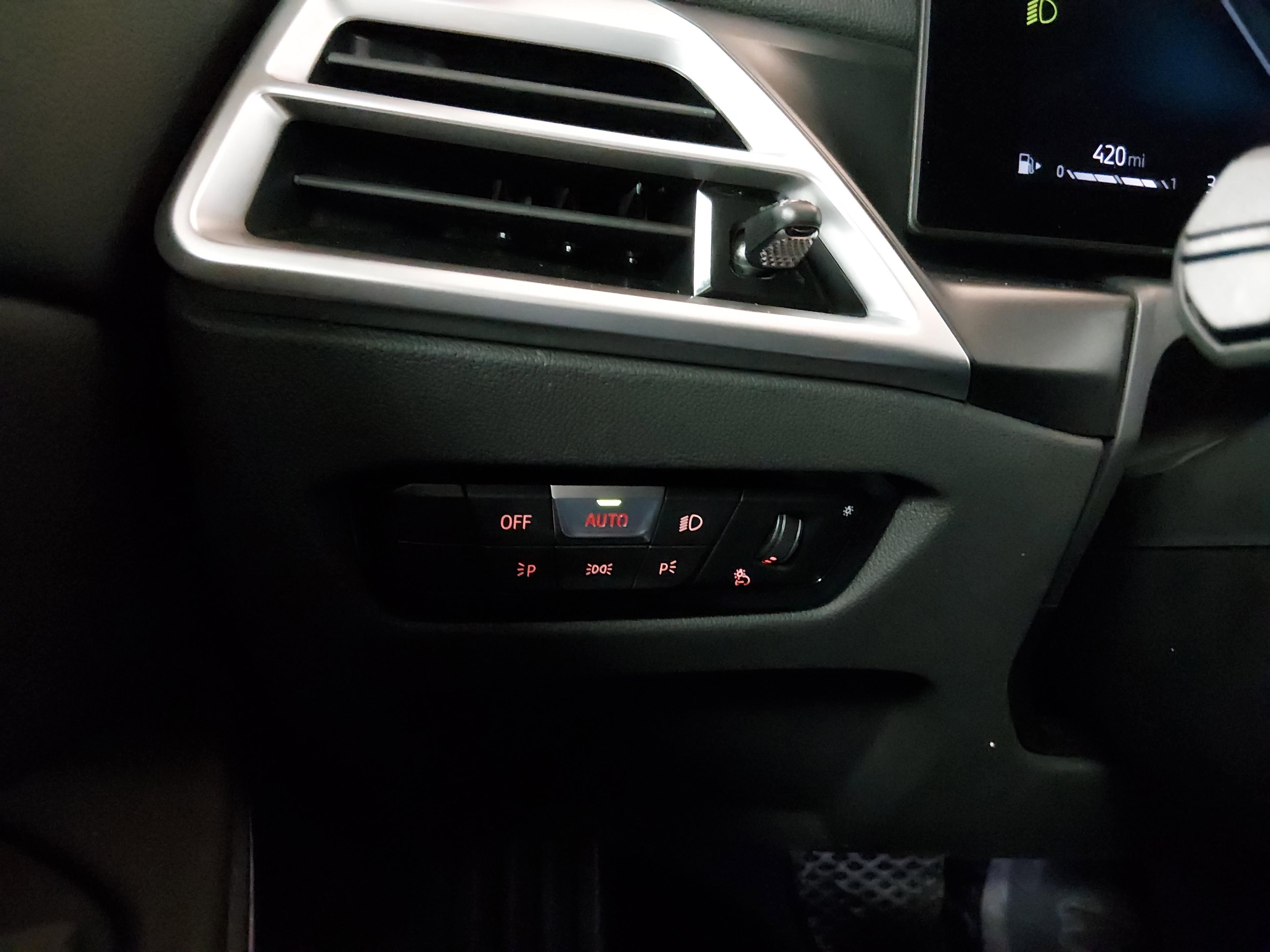 BMW 3 Series 330I Sedan - Thumbnail 13