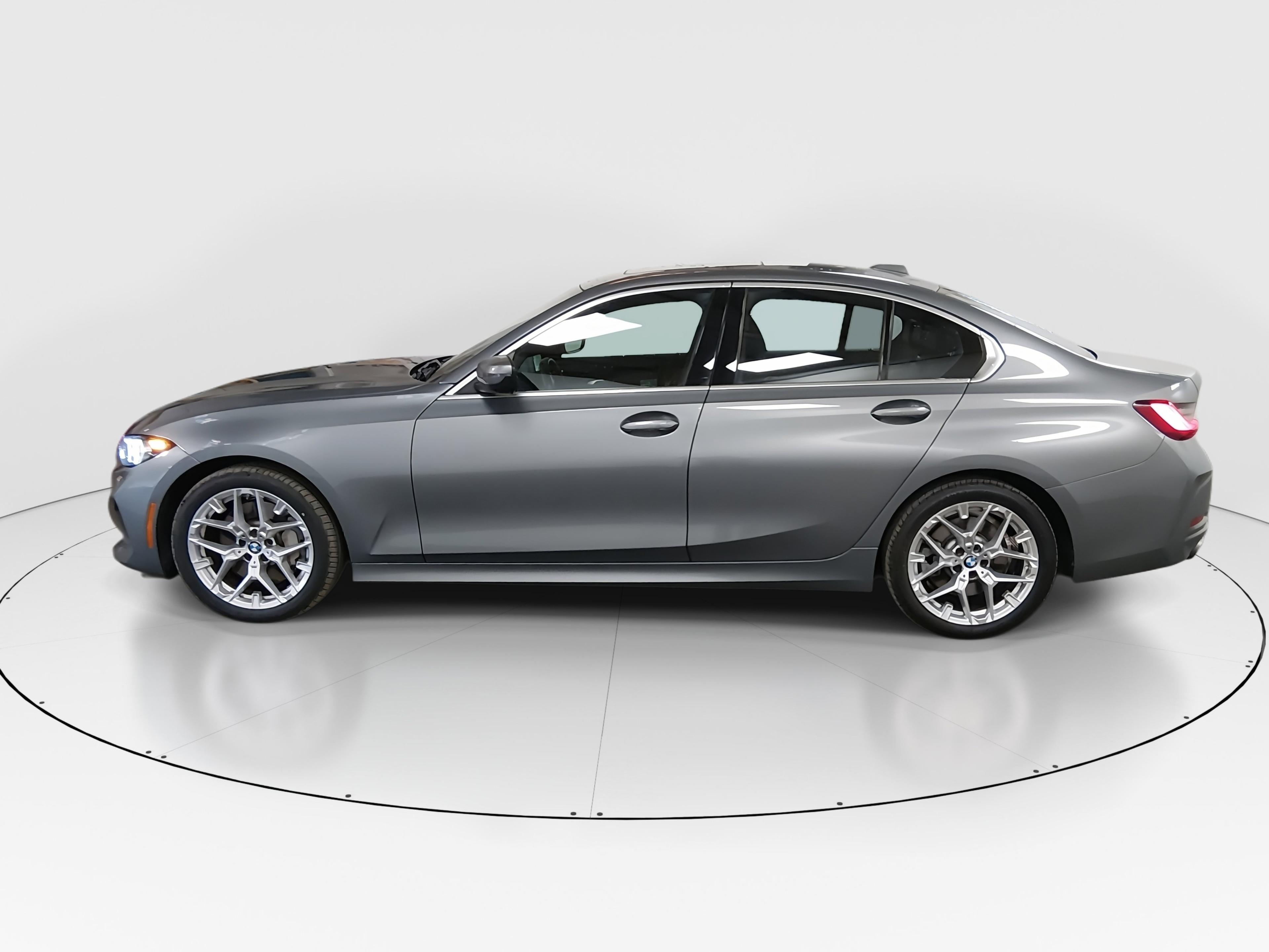 BMW 3 Series 330I Sedan - Thumbnail 4