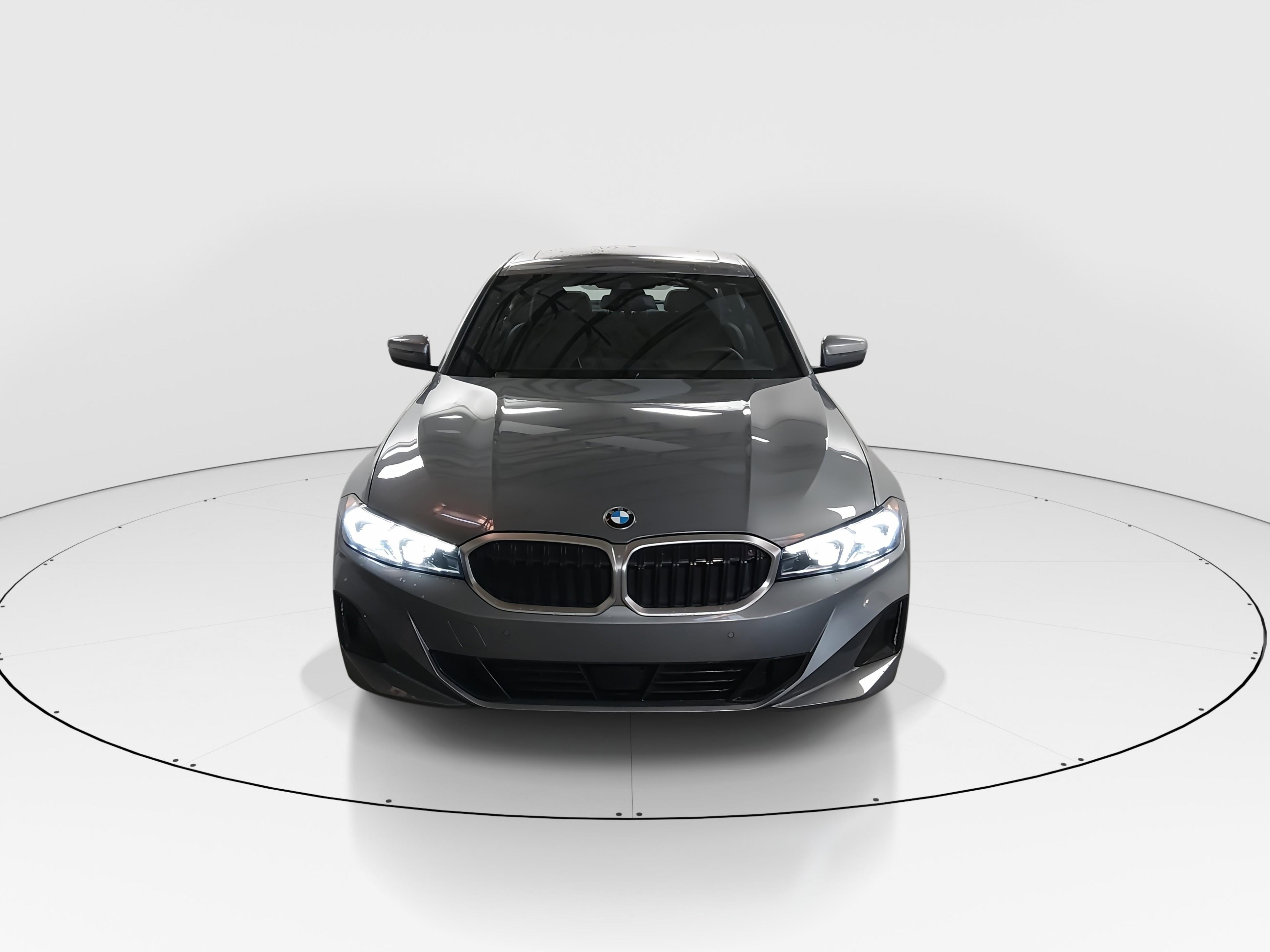 BMW 3 Series 330I Sedan - Thumbnail 2