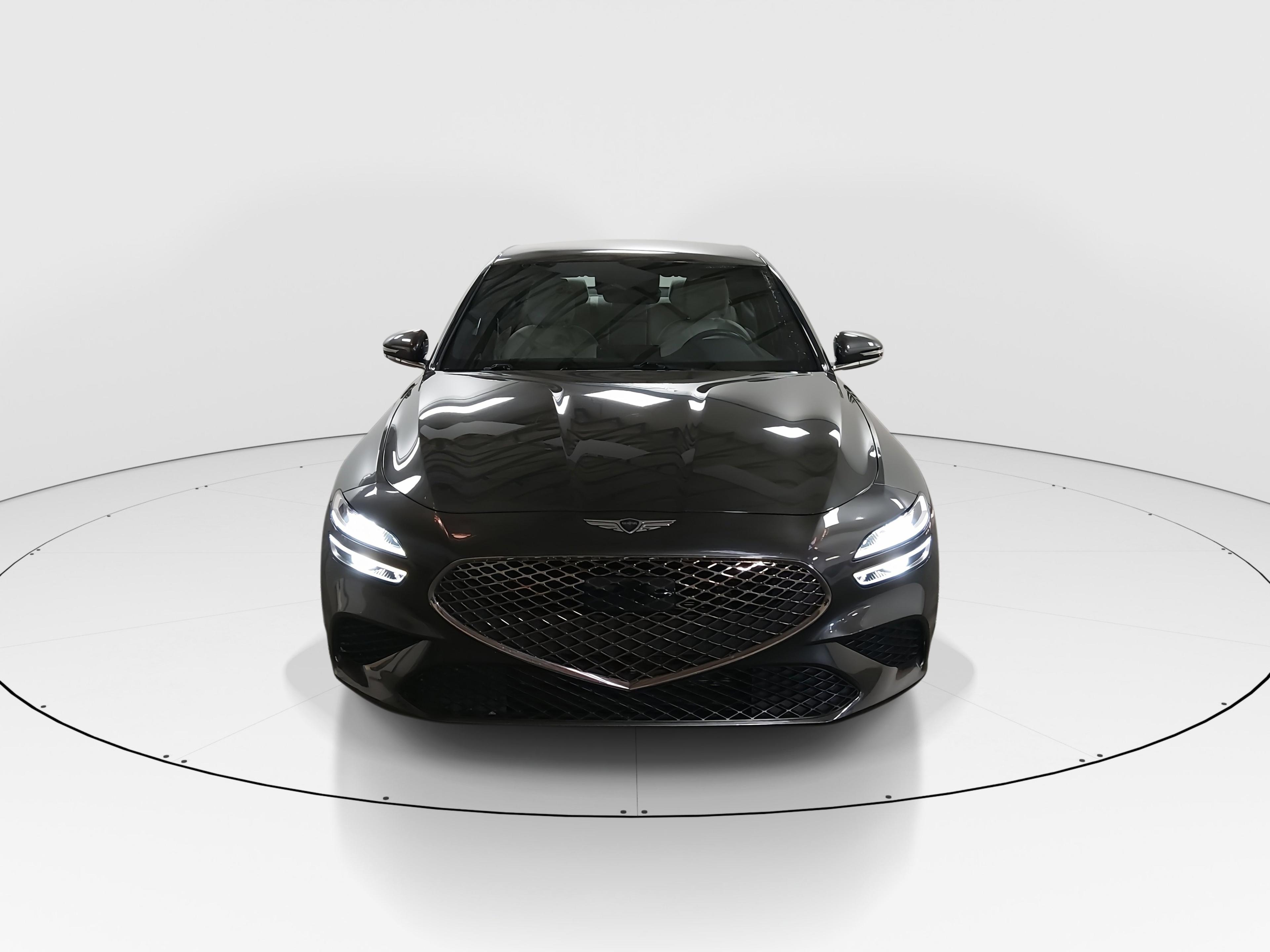 Genesis G70 2.5T Rwd - Thumbnail 2