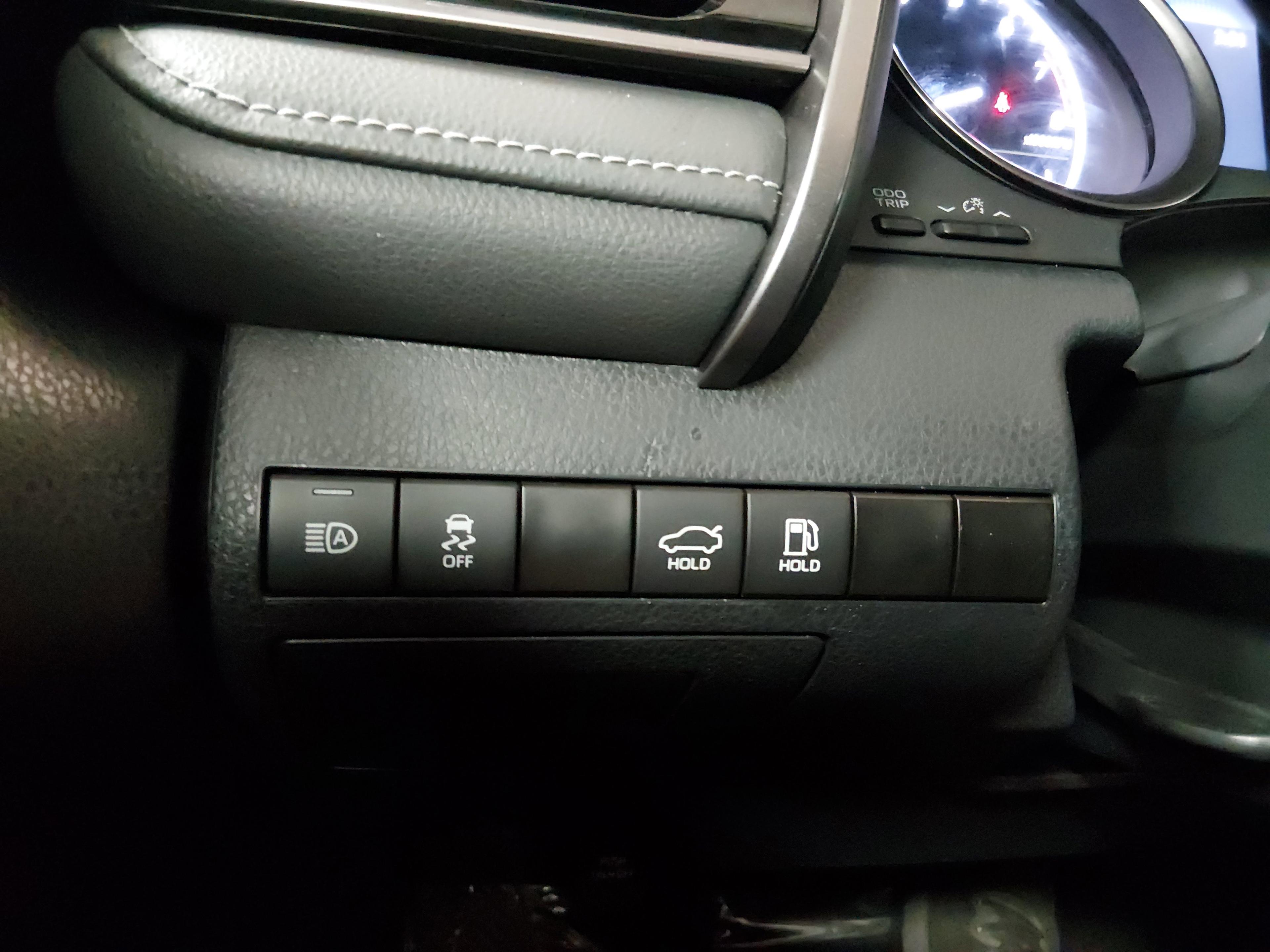 Toyota Camry Se Auto - Thumbnail 13