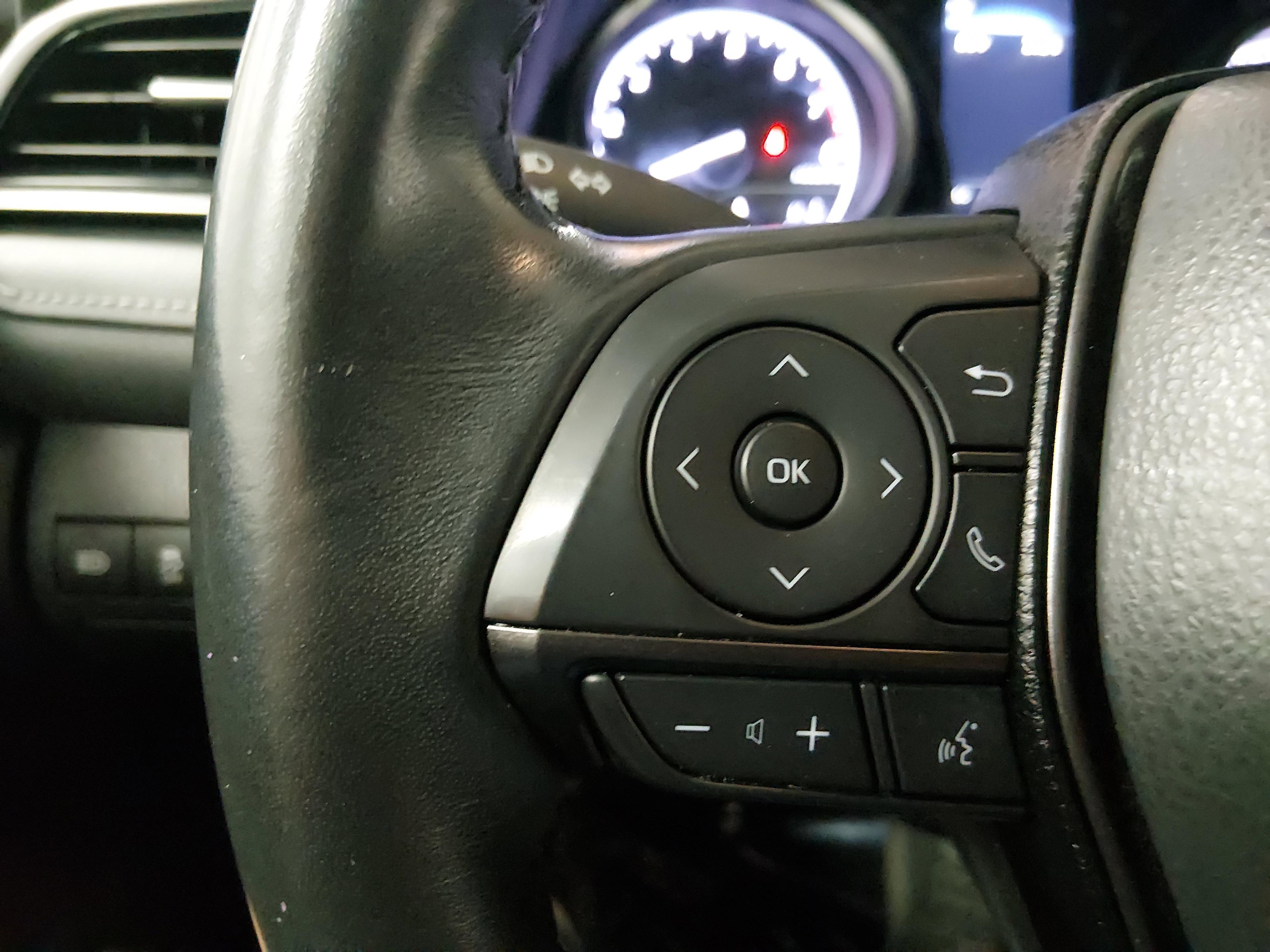 Toyota Camry Se Auto - Thumbnail 12