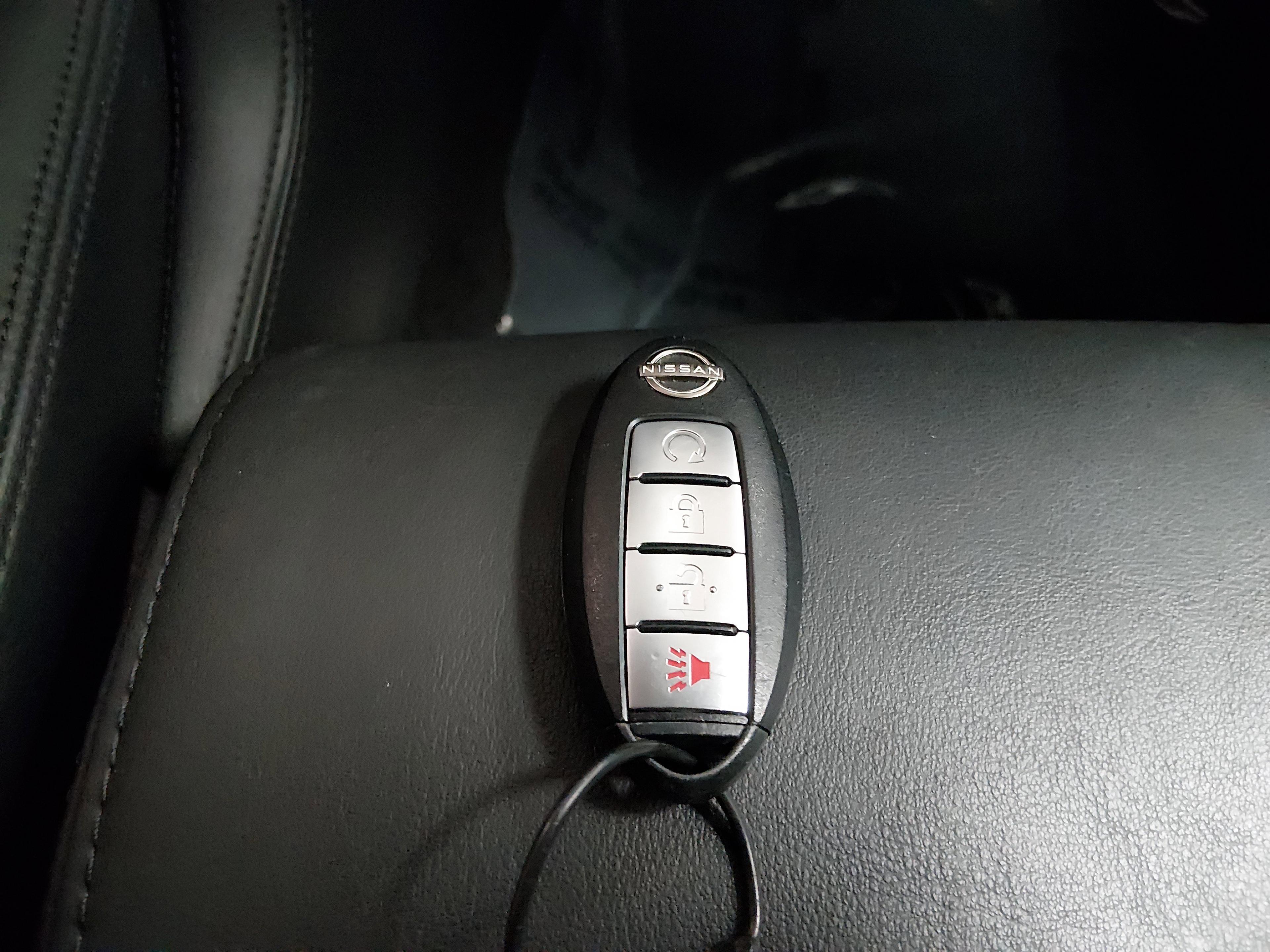 Nissan Armada 4X2 Sv - Thumbnail 15