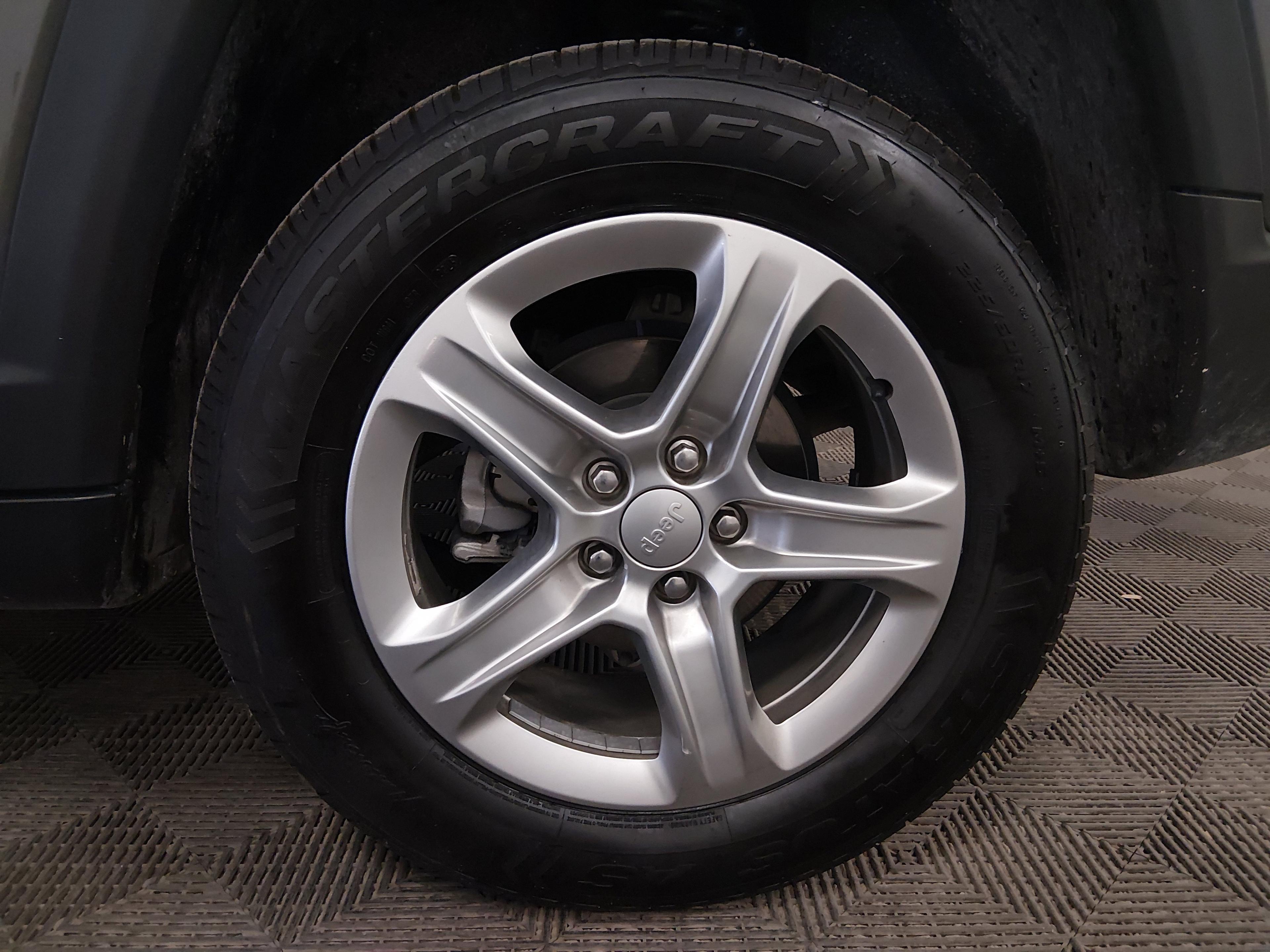 Jeep Compass Latitude 4X4 - Thumbnail 10