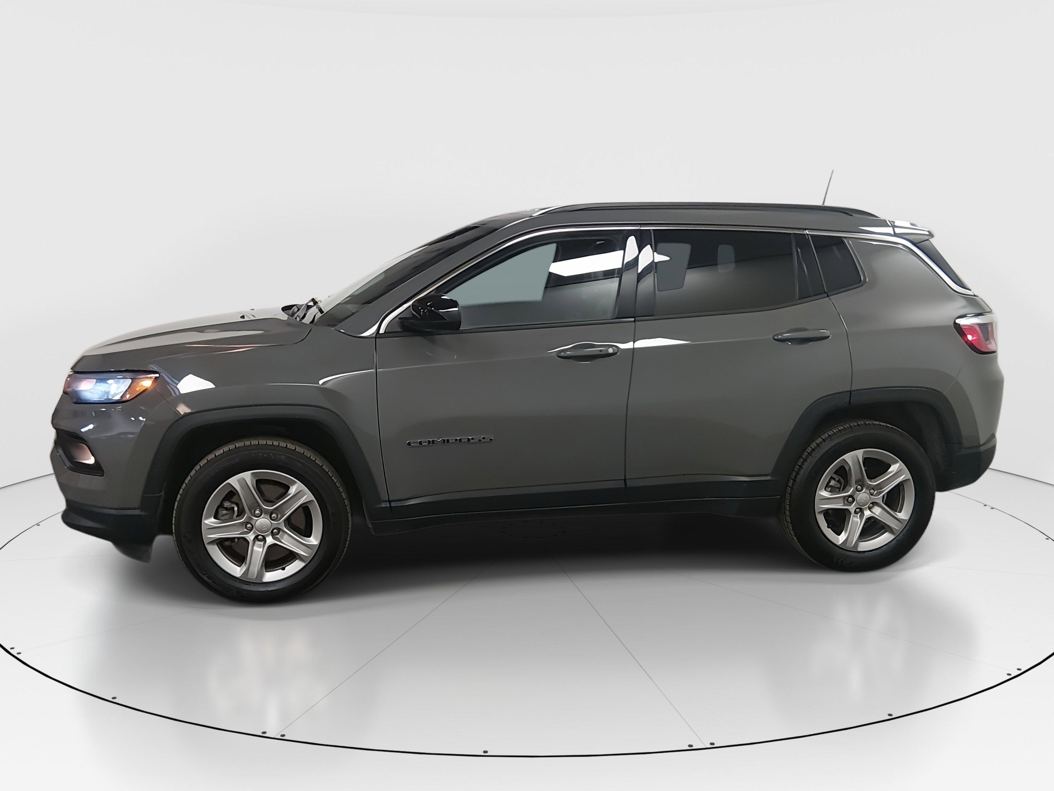 Jeep Compass Latitude 4X4 - Thumbnail 4