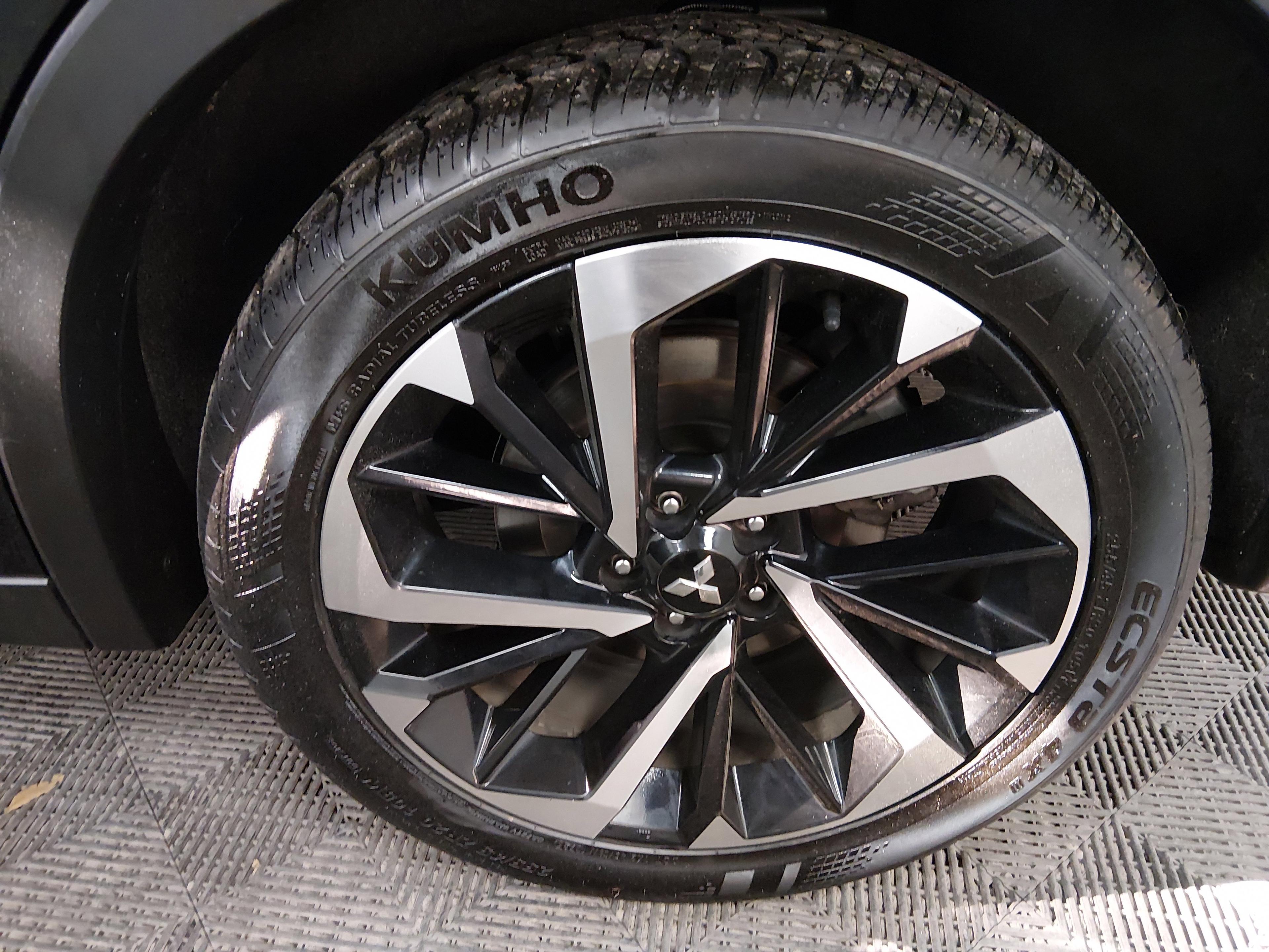 Mitsubishi Outlander Se Fwd - Thumbnail 10