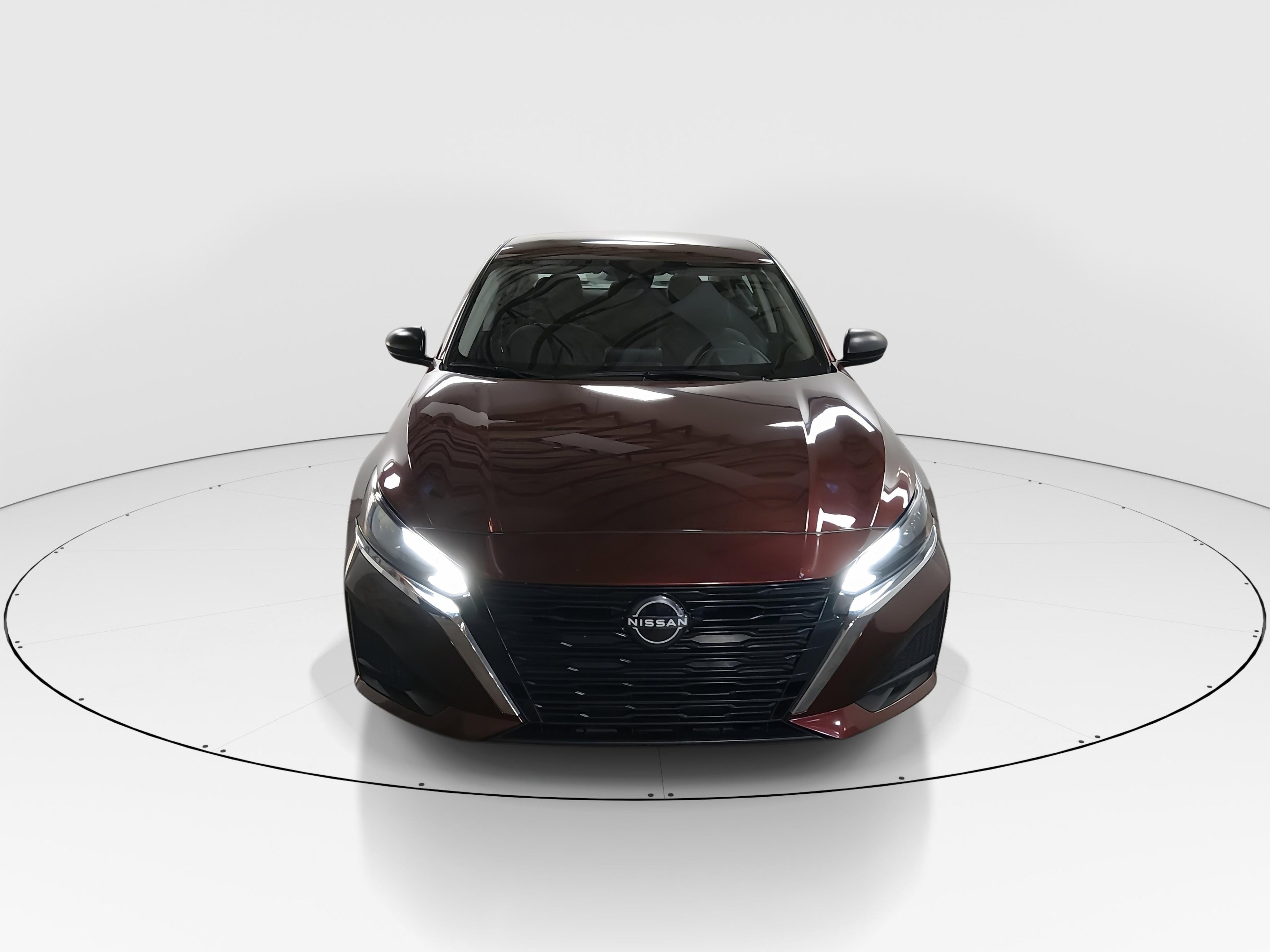 Nissan Altima 2.5 Sv Sedan - Thumbnail 2