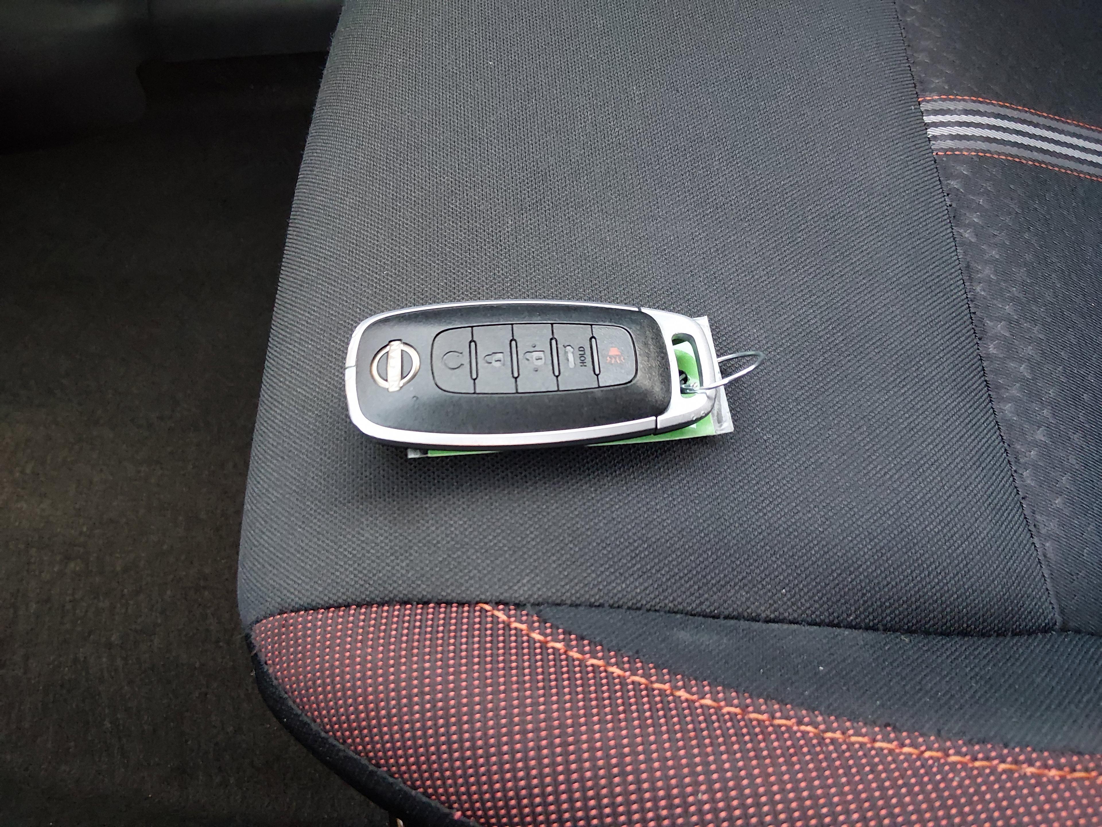 Nissan Versa Sr Cvt - Thumbnail 15