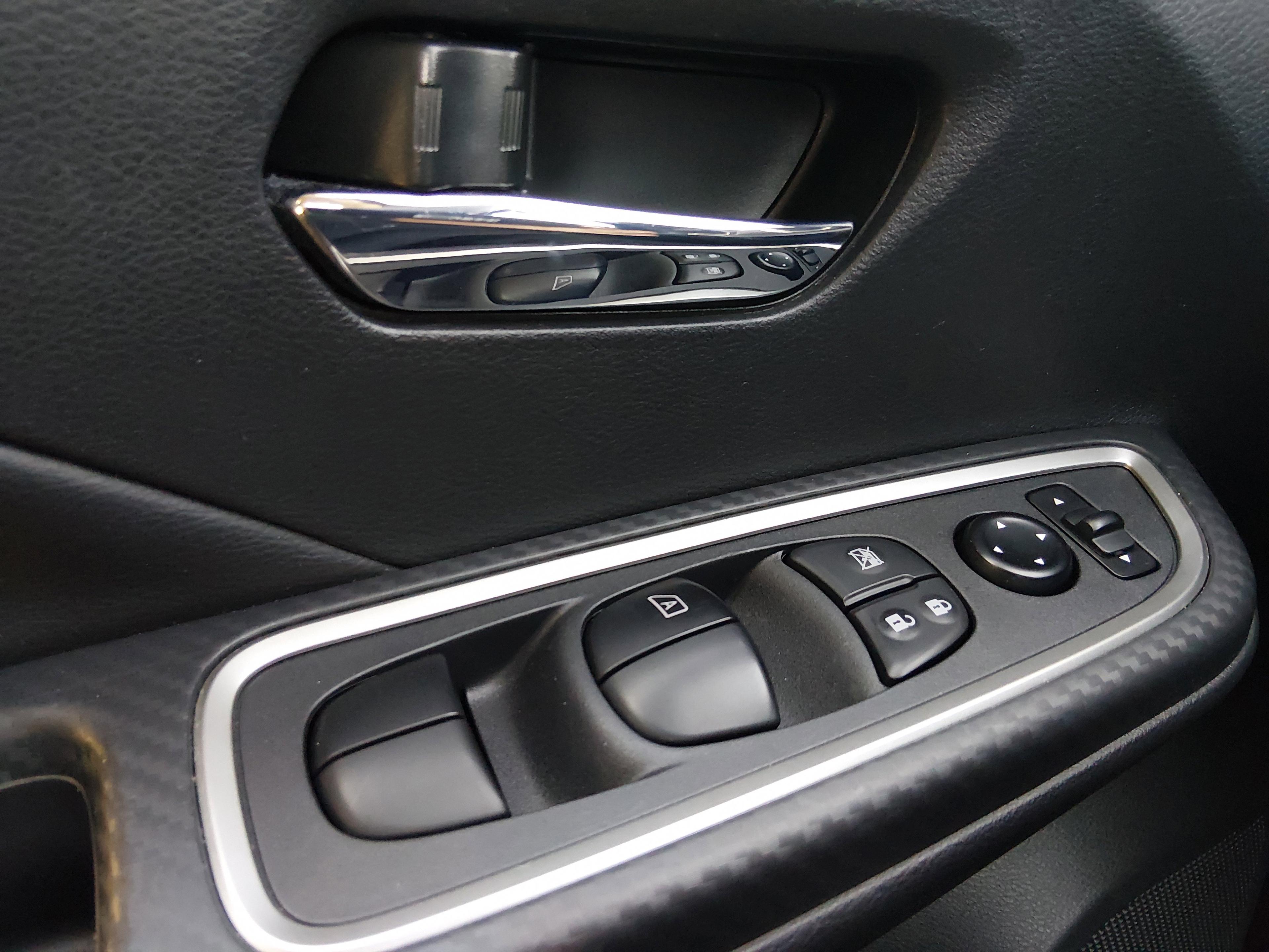 Nissan Versa Sr Cvt - Thumbnail 18