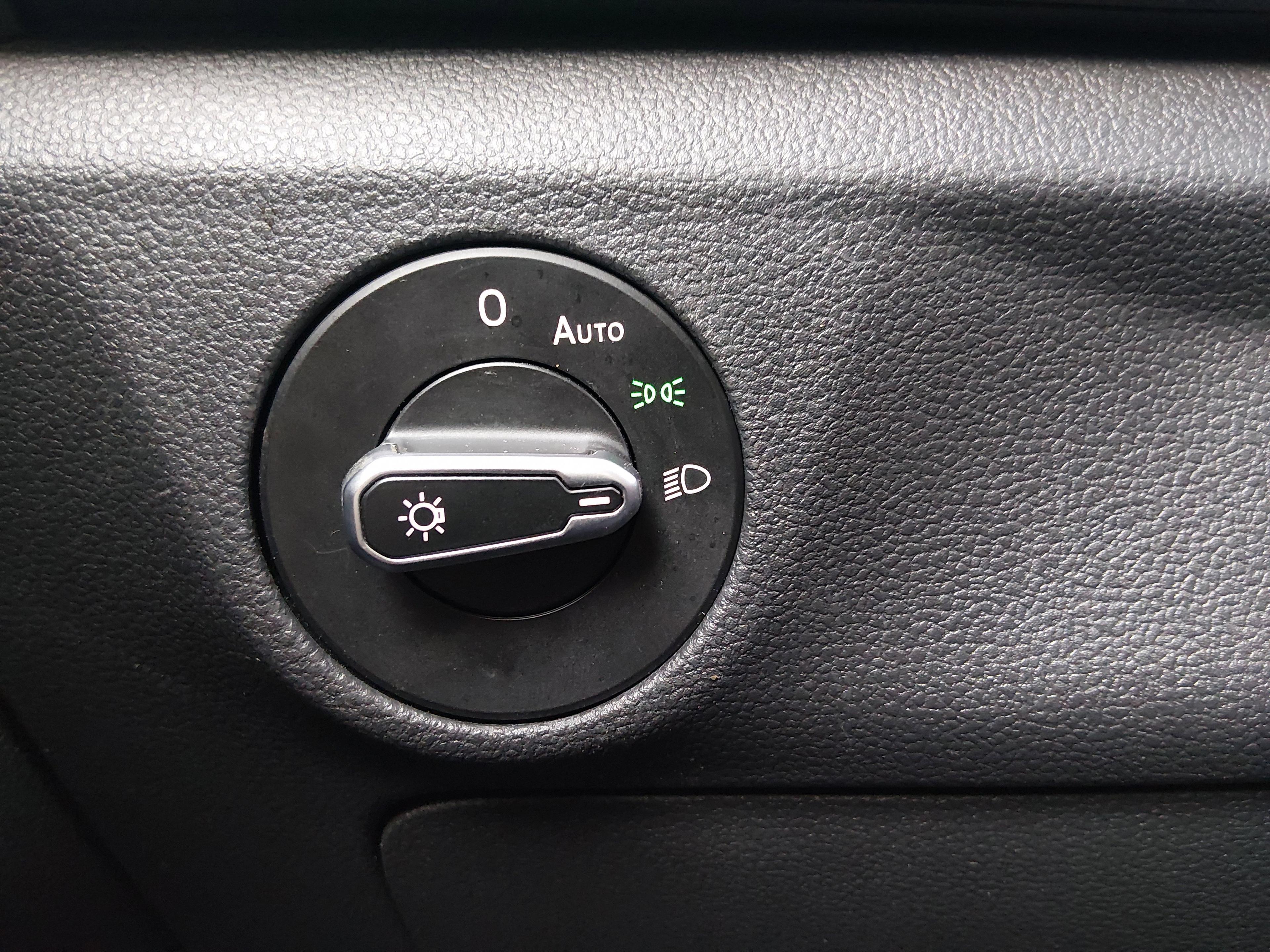 Volkswagen Jetta S Auto - Thumbnail 18