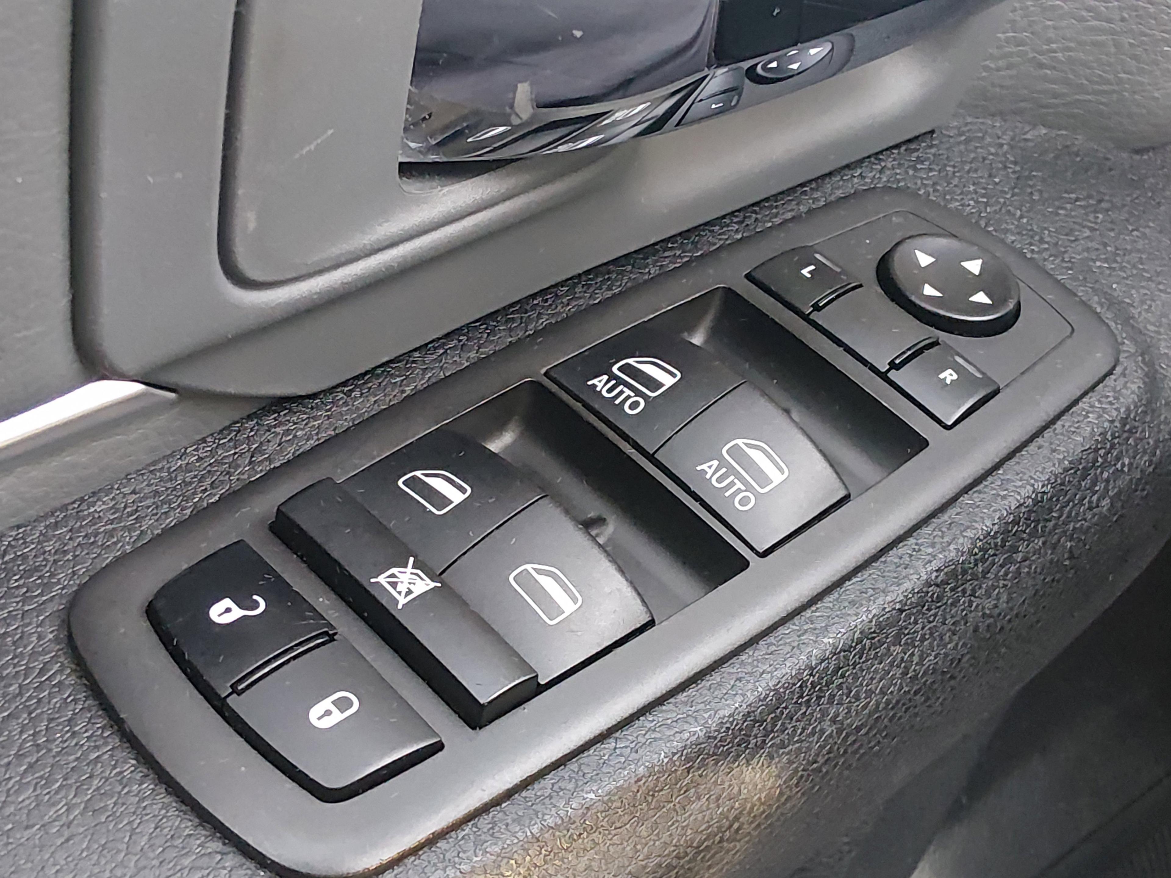 Ram 1500 Classic Slt 4X2 Quad Cab 6'4" Box - Thumbnail 18