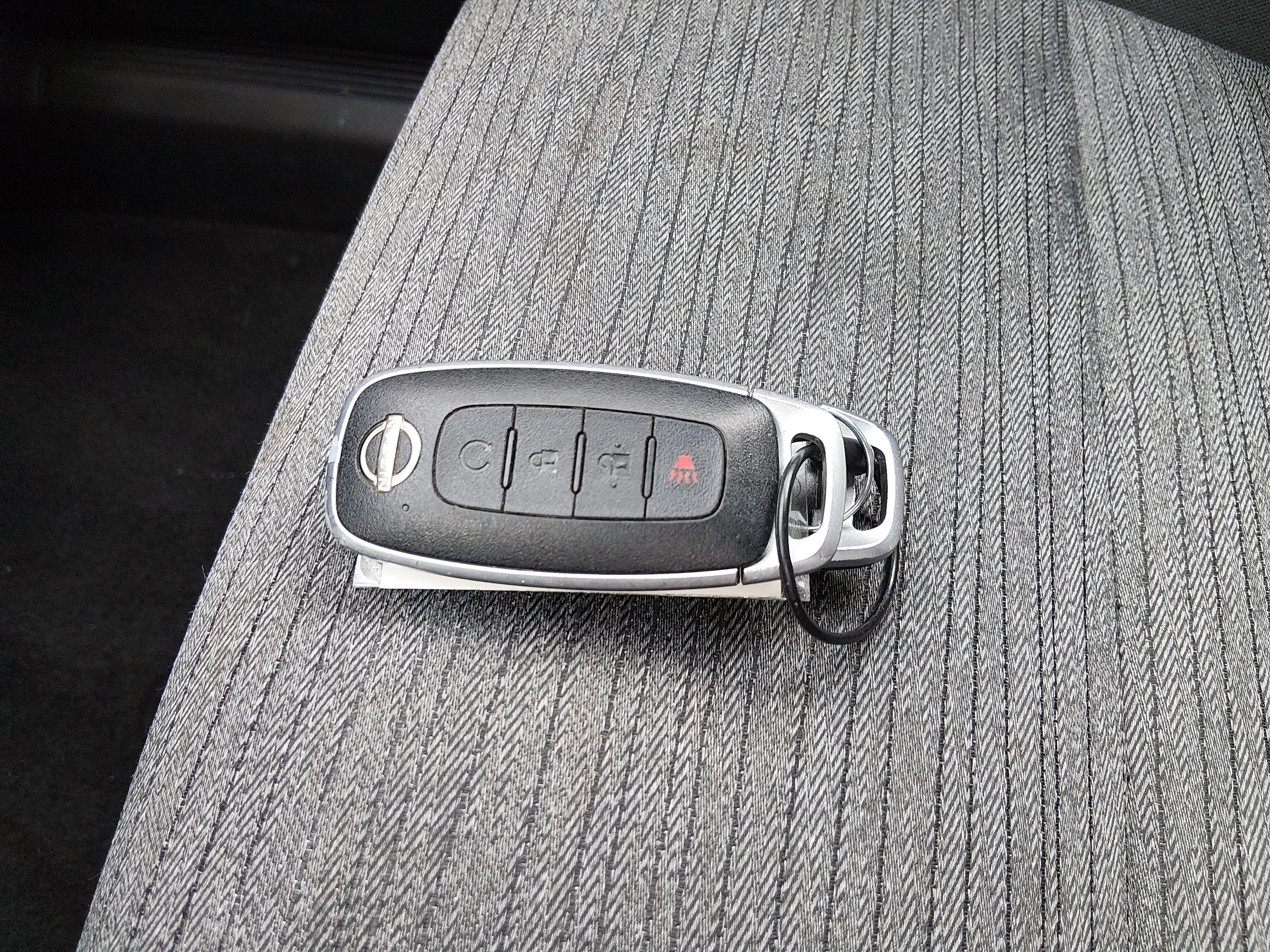 Nissan Rogue Awd Sv - Thumbnail 15