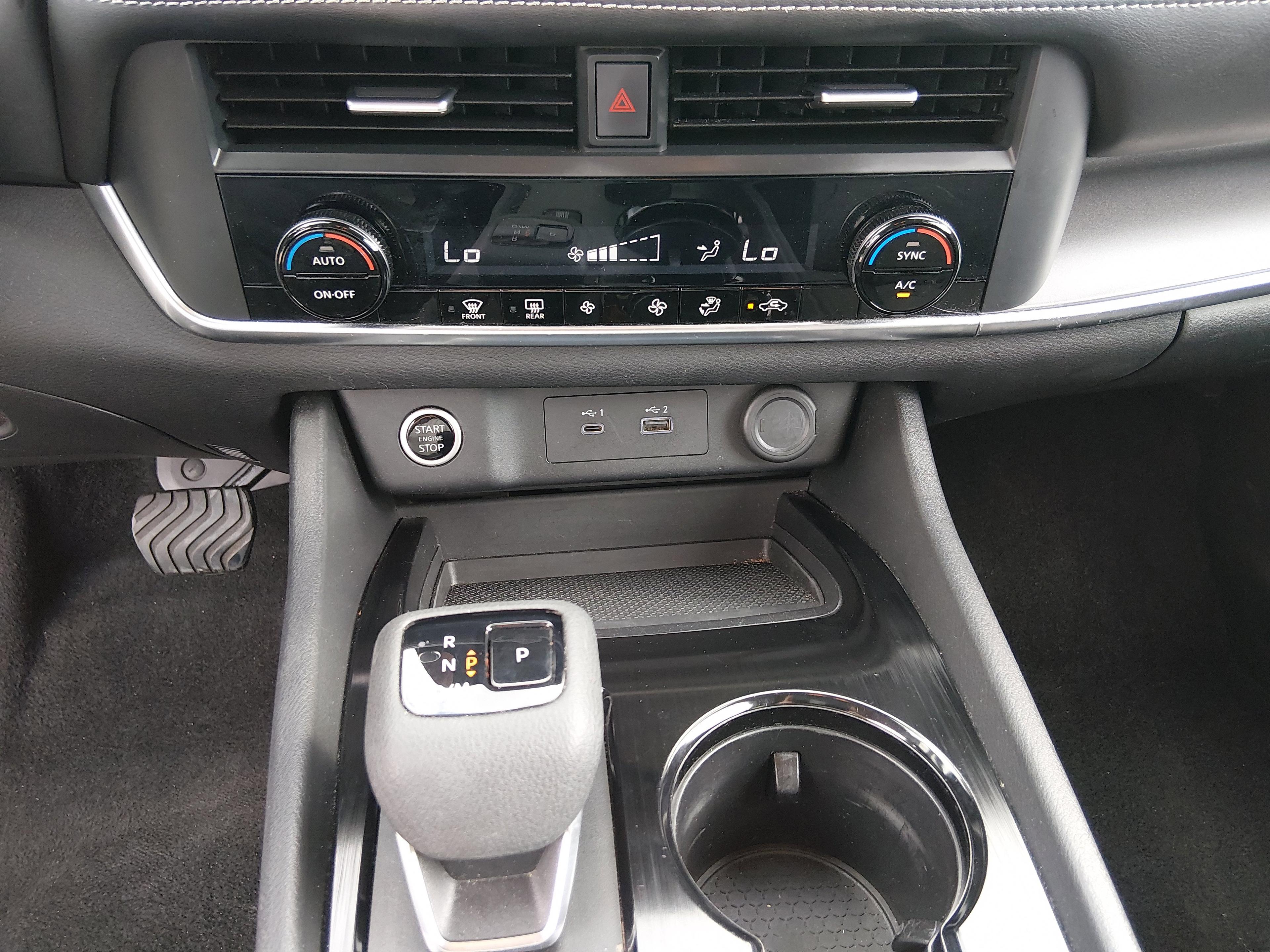 Nissan Rogue Awd Sv - Thumbnail 13