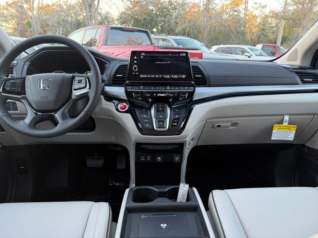 Honda Odyssey Touring - Thumbnail 11
