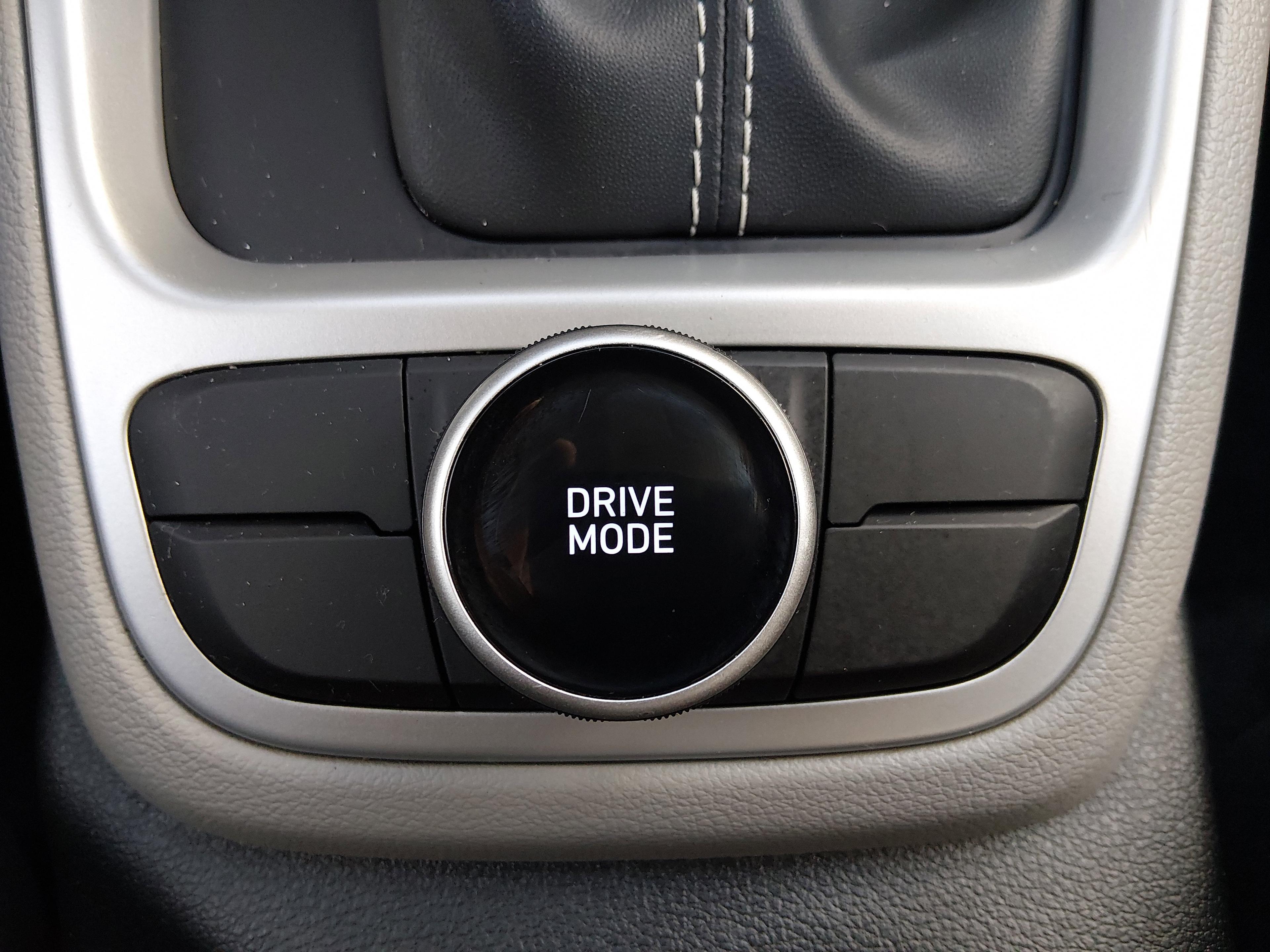 Hyundai Venue Sel Ivt - Thumbnail 18