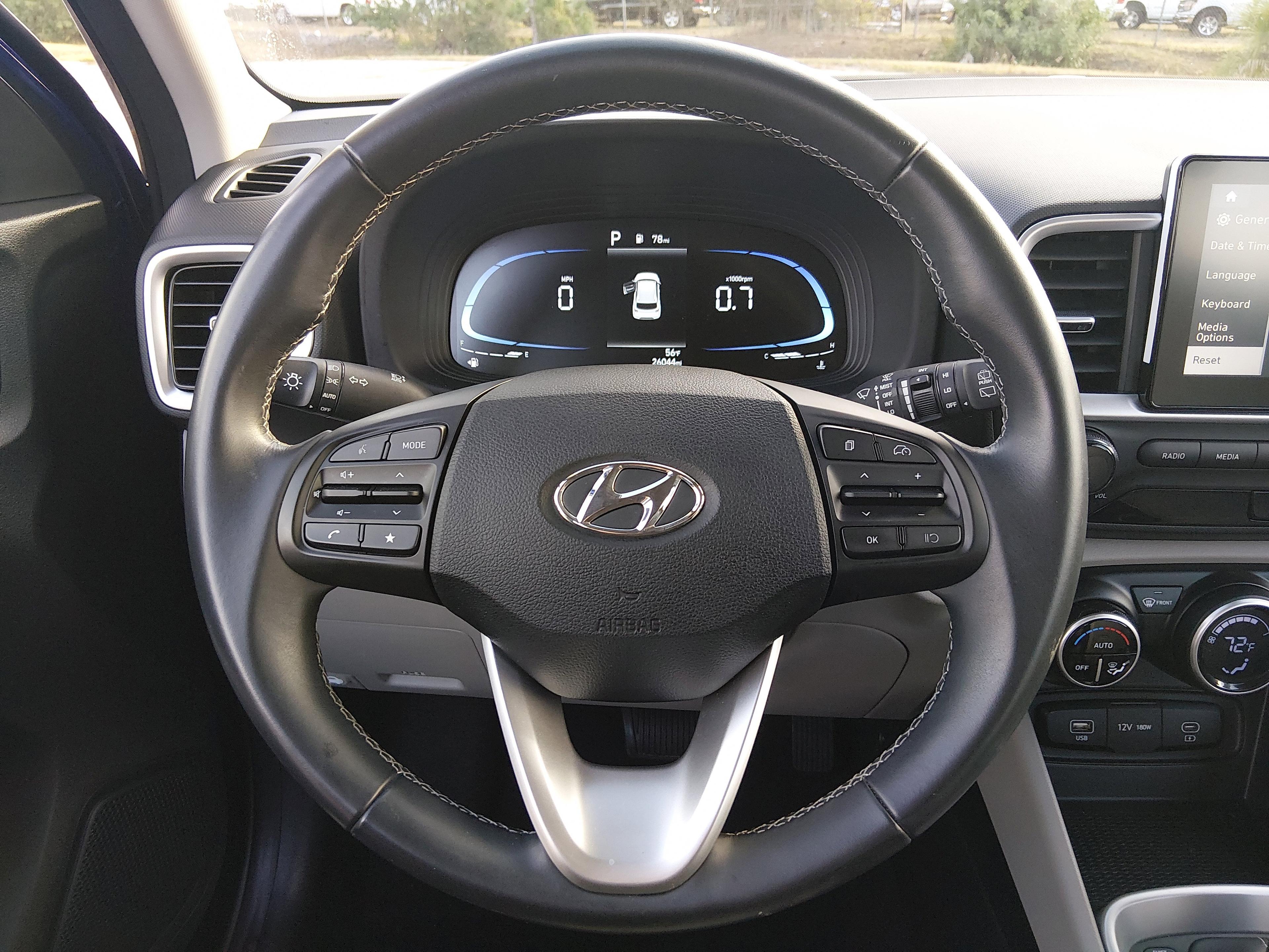 Hyundai Venue Sel Ivt - Thumbnail 12