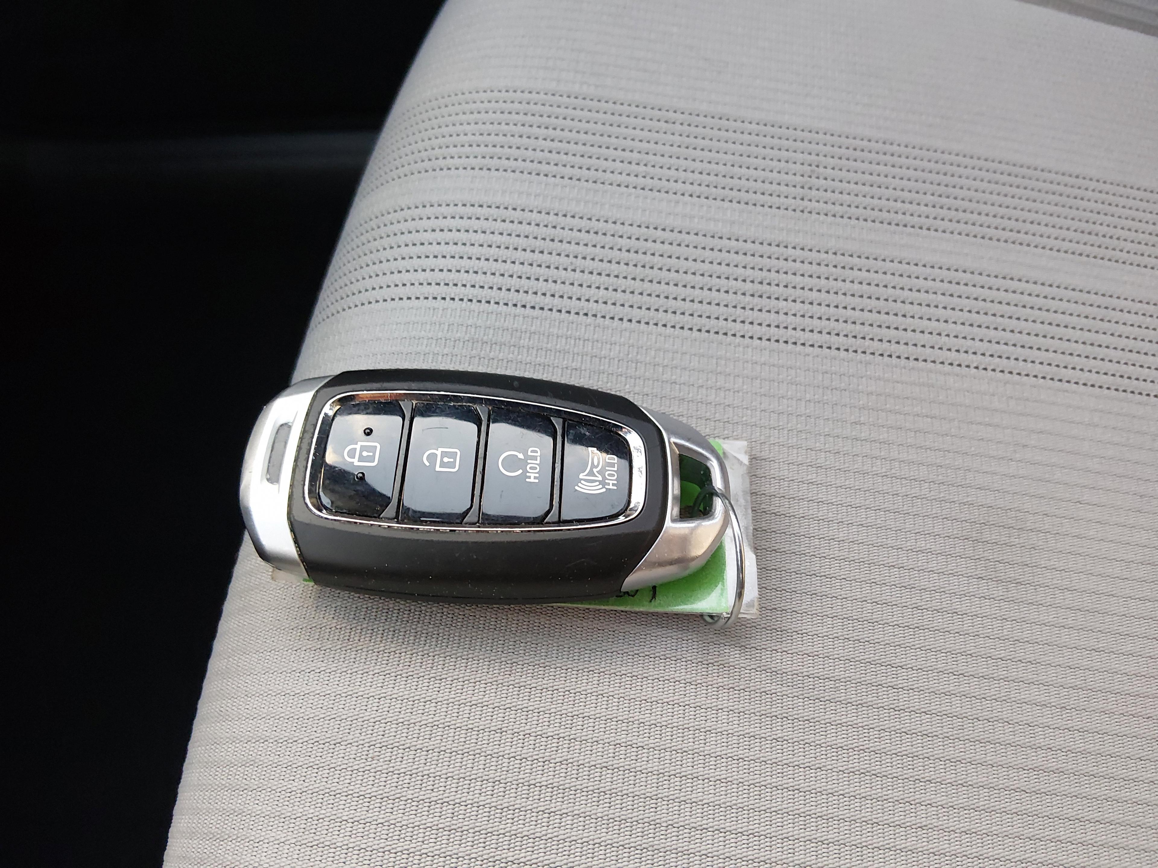 Hyundai Venue Sel Ivt - Thumbnail 15