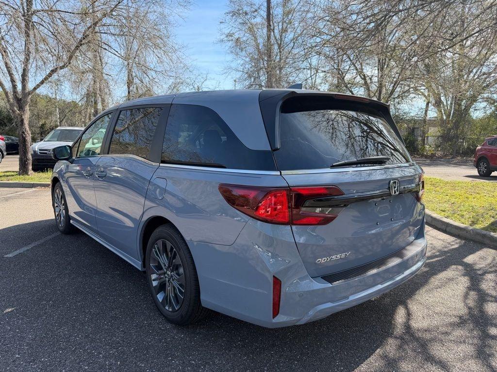 Honda Odyssey Touring - Thumbnail 4