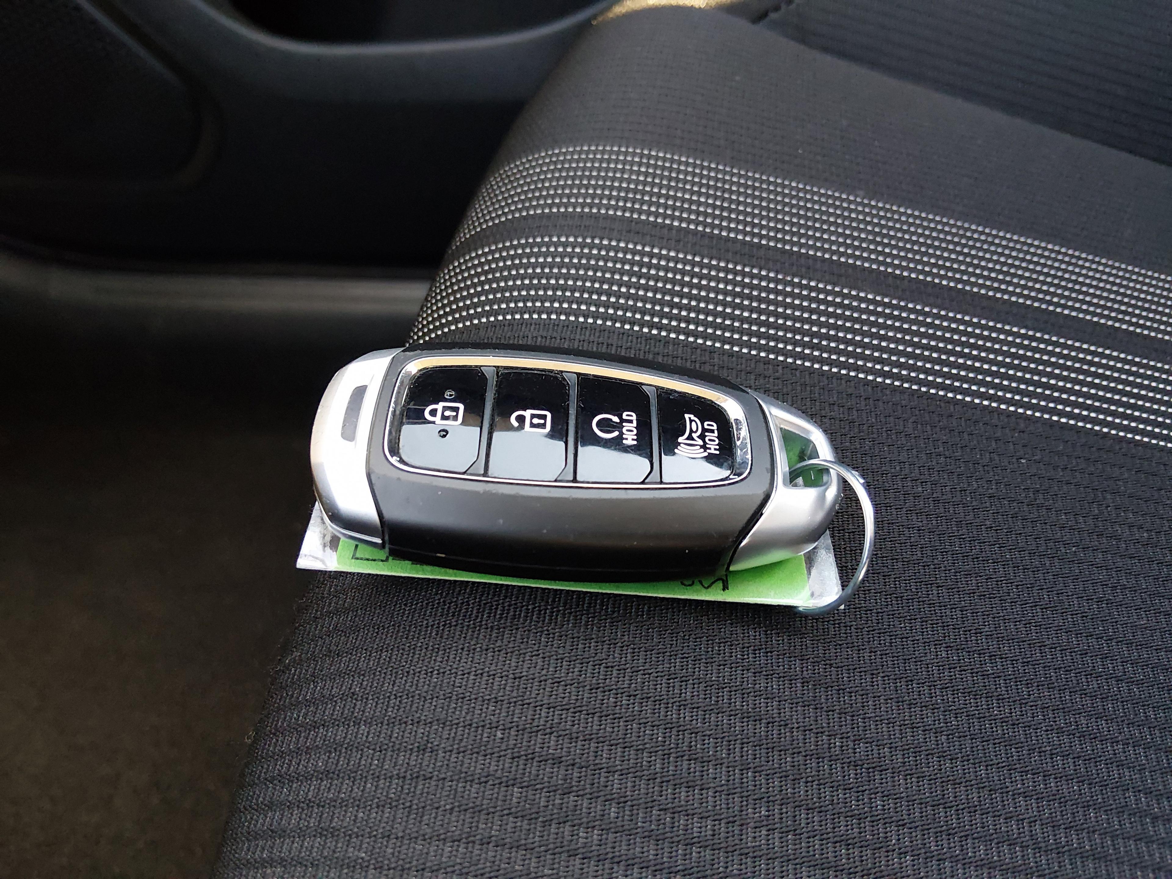 Hyundai Venue Sel Ivt - Thumbnail 15