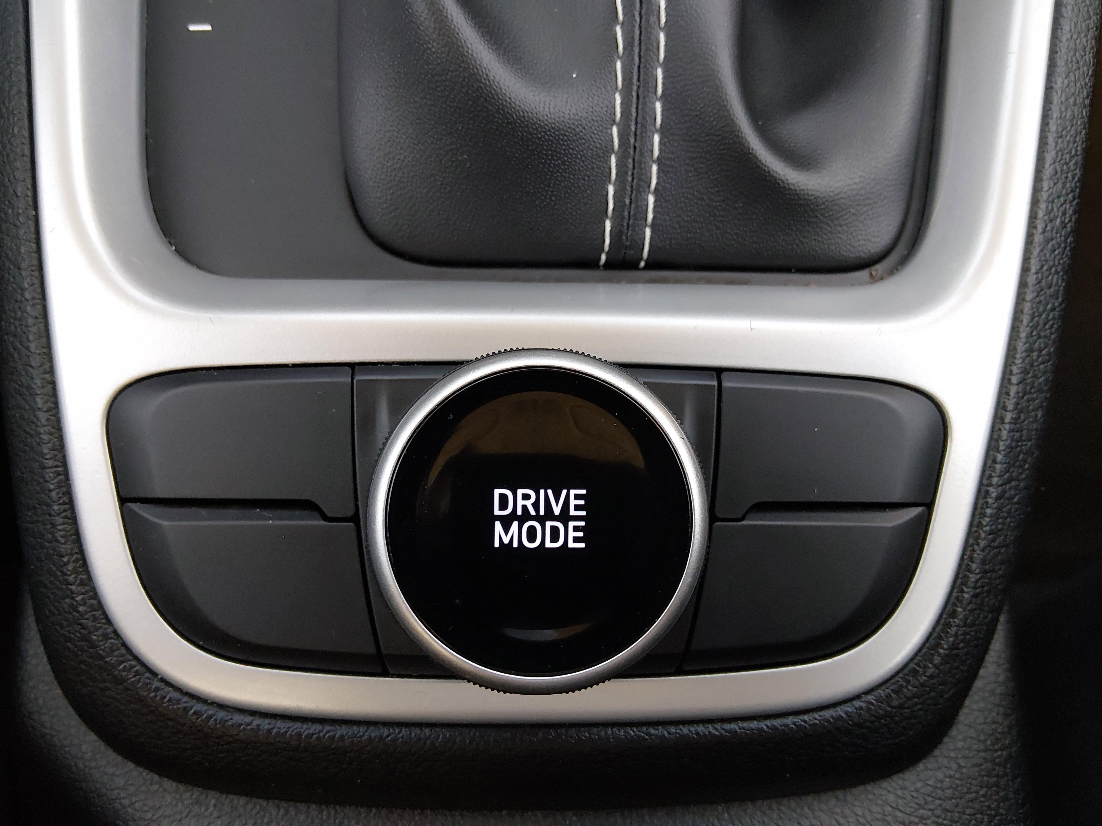 Hyundai Venue Sel Ivt - Thumbnail 18