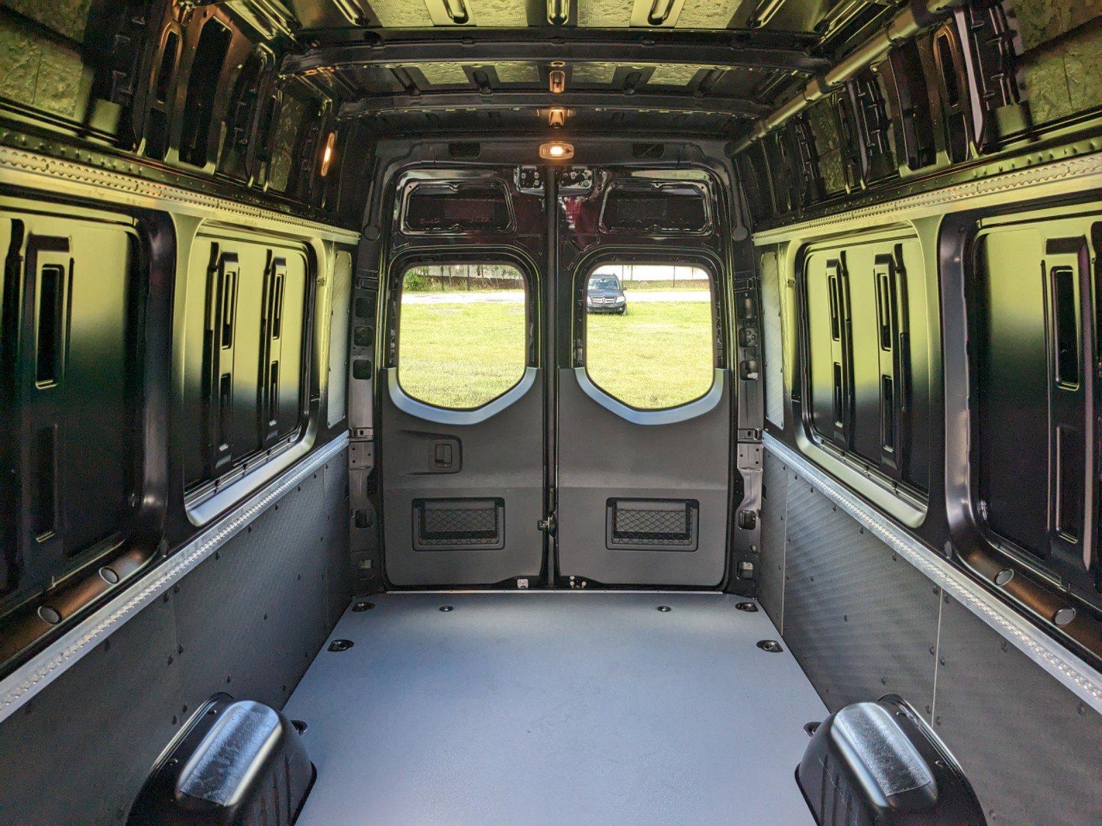 Mercedes-Benz Sprinter Cargo Van Van 170 Wb Awd - Thumbnail 12