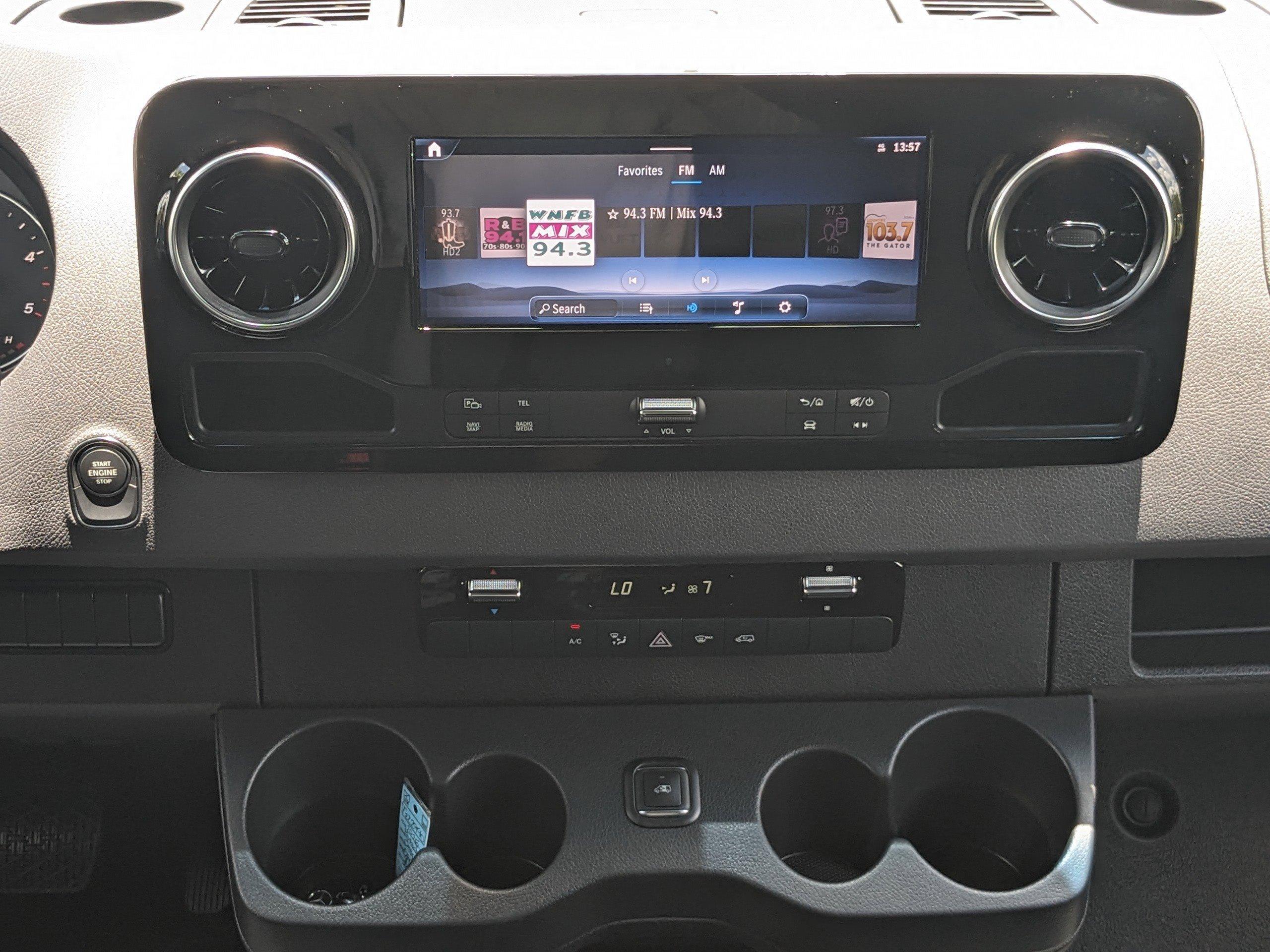 Mercedes-Benz Sprinter Cargo Van Van 144 Wb Awd - Thumbnail 17