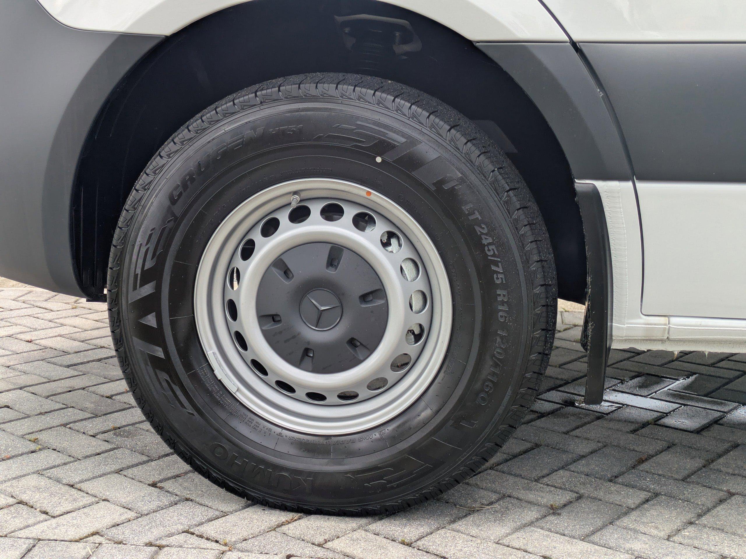 Mercedes-Benz Sprinter Cargo Van 170 Wb Rwd Van - Thumbnail 3