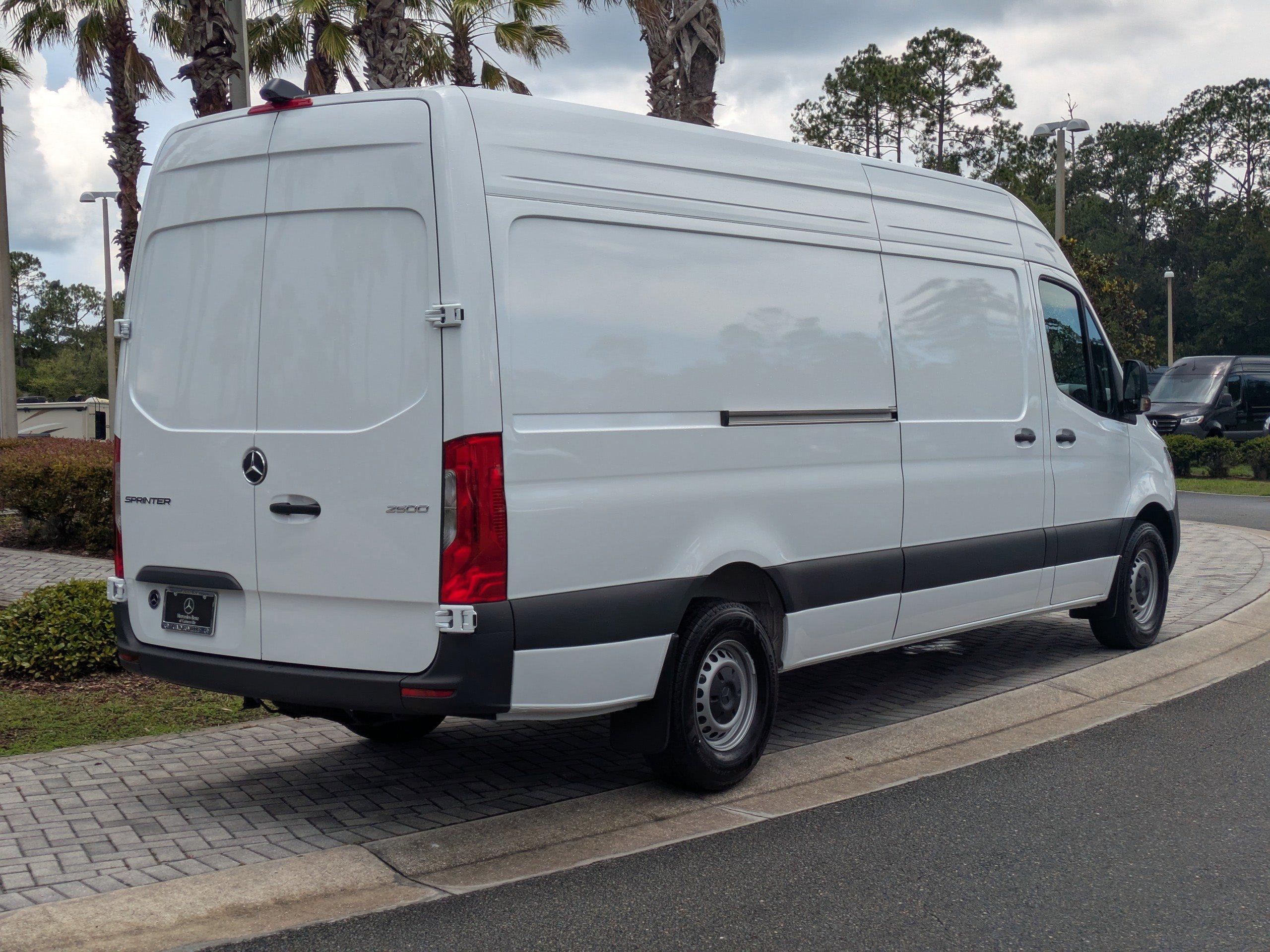 Mercedes-Benz Sprinter Cargo Van 170 Wb Rwd Van - Thumbnail 6