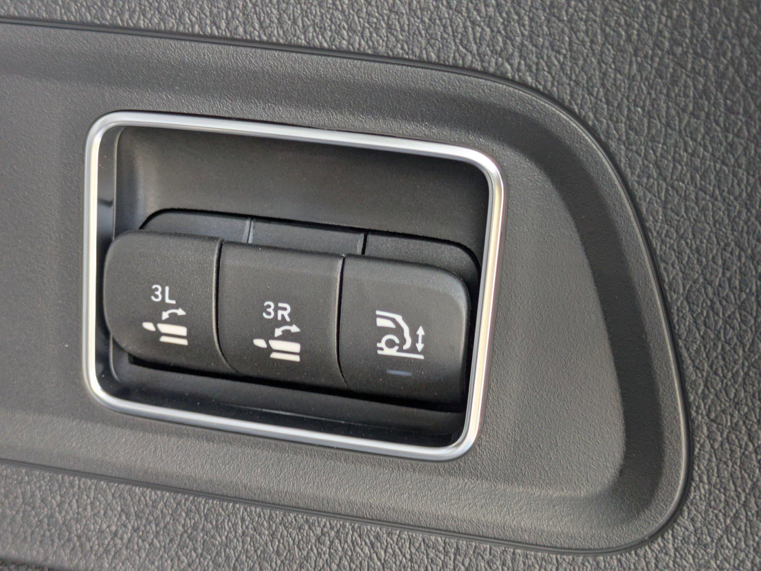 Mercedes-Benz Gls Suv 450 With Navigation & Awd - Thumbnail 14