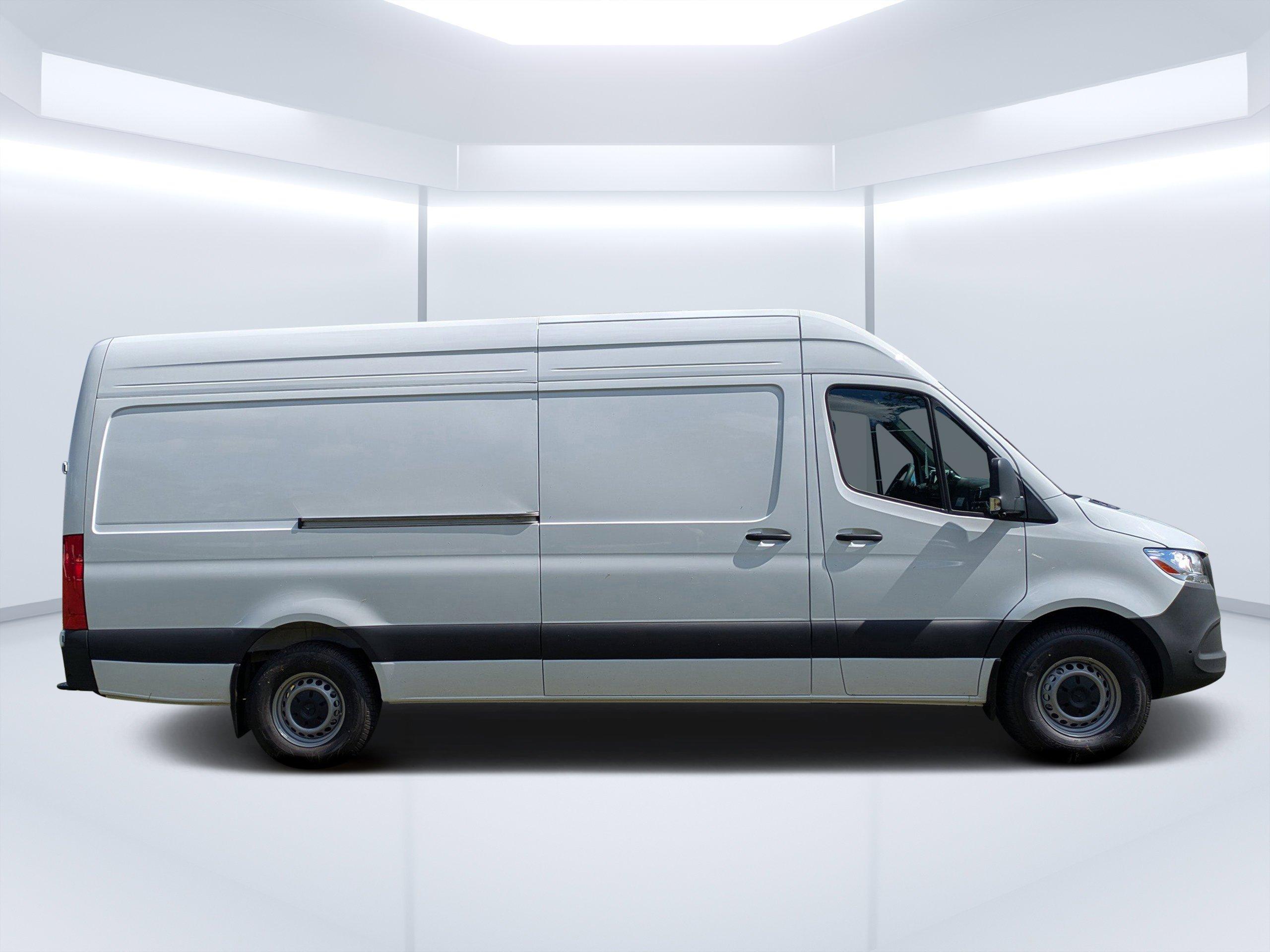 Mercedes-Benz Sprinter Cargo Van 170 Wb Rwd Van - Thumbnail 5