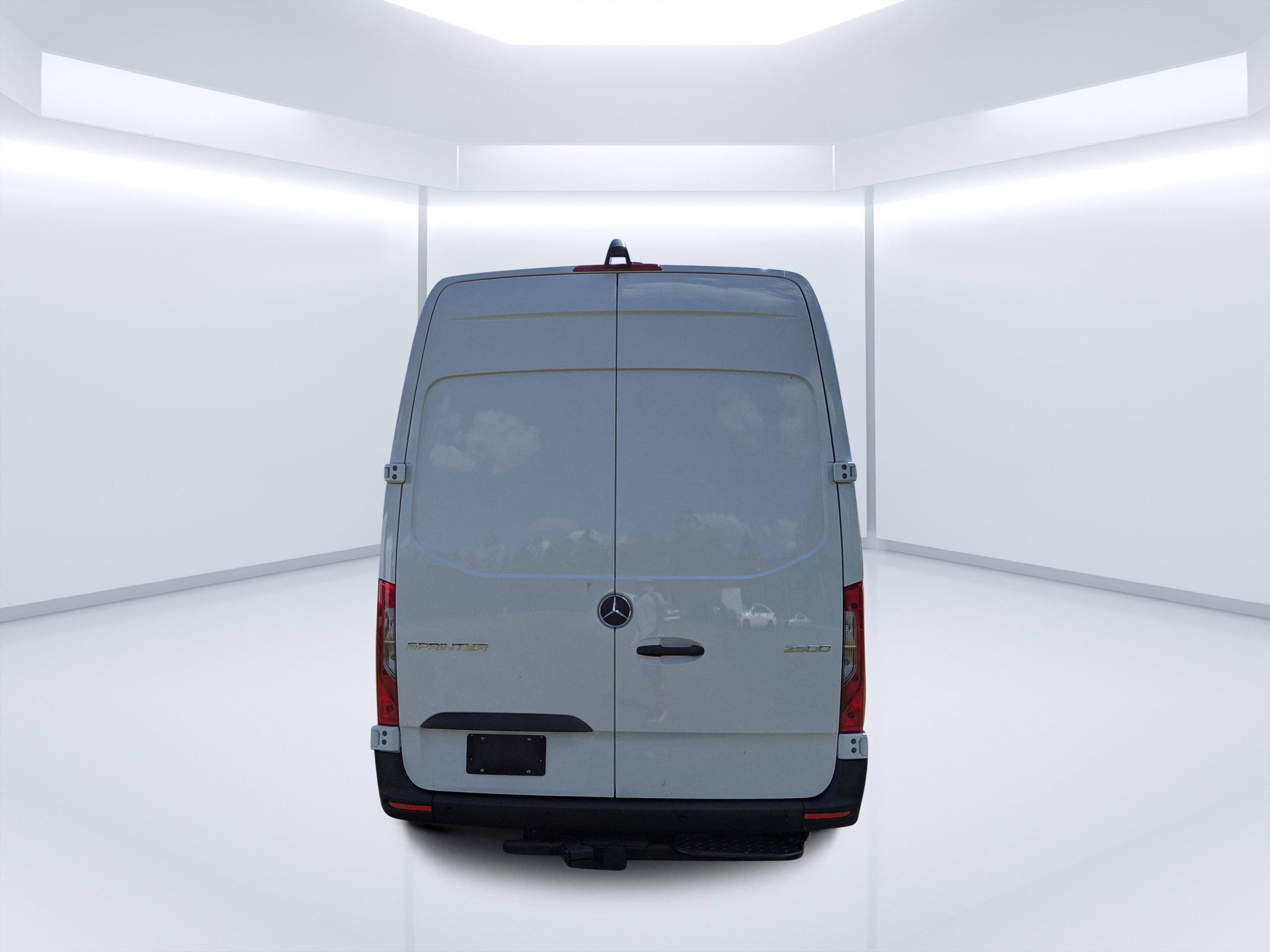 Mercedes-Benz Sprinter Cargo Van 170 Wb Rwd Van - Thumbnail 7