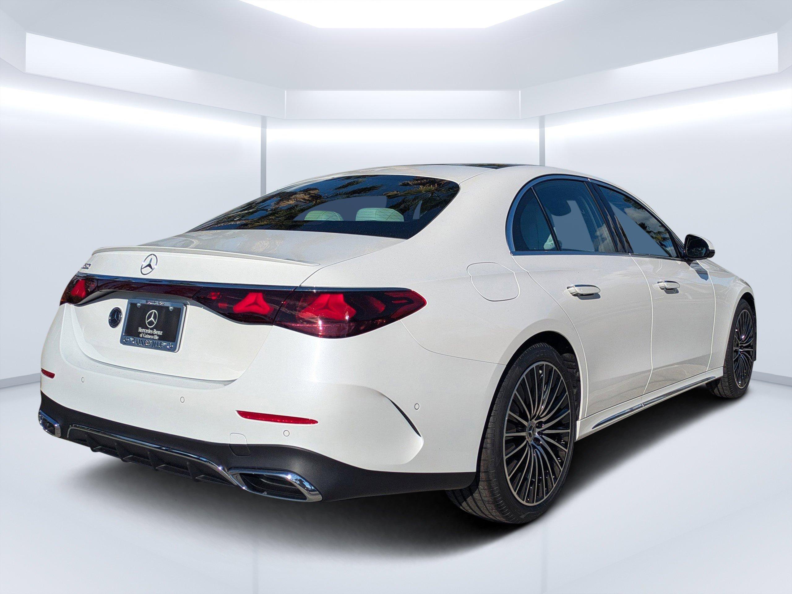 Mercedes-Benz Sedan E 350 With Navigation - Thumbnail 4